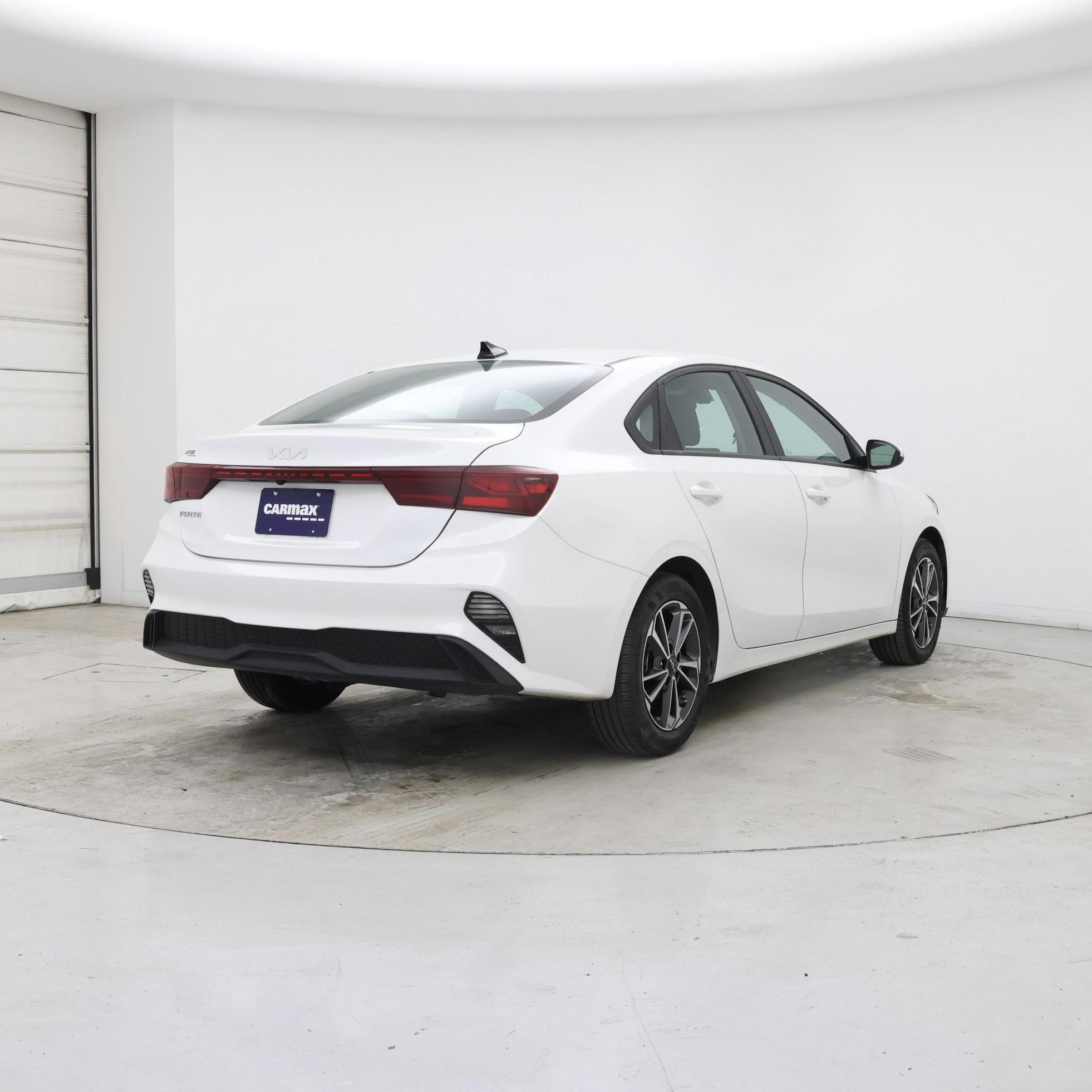 Thumbnail: 2022 Kia Forte - 8