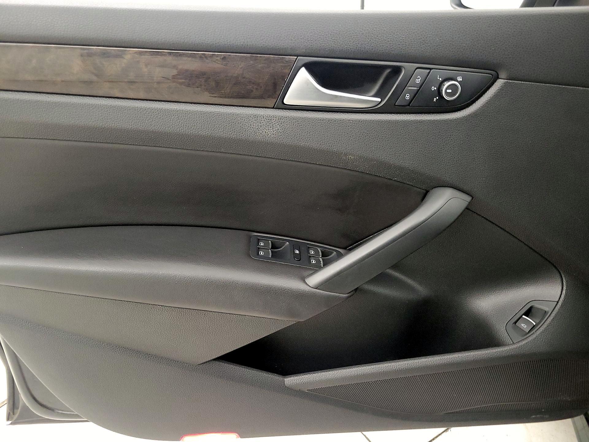 Thumbnail: 2015 Volkswagen Passat - 12