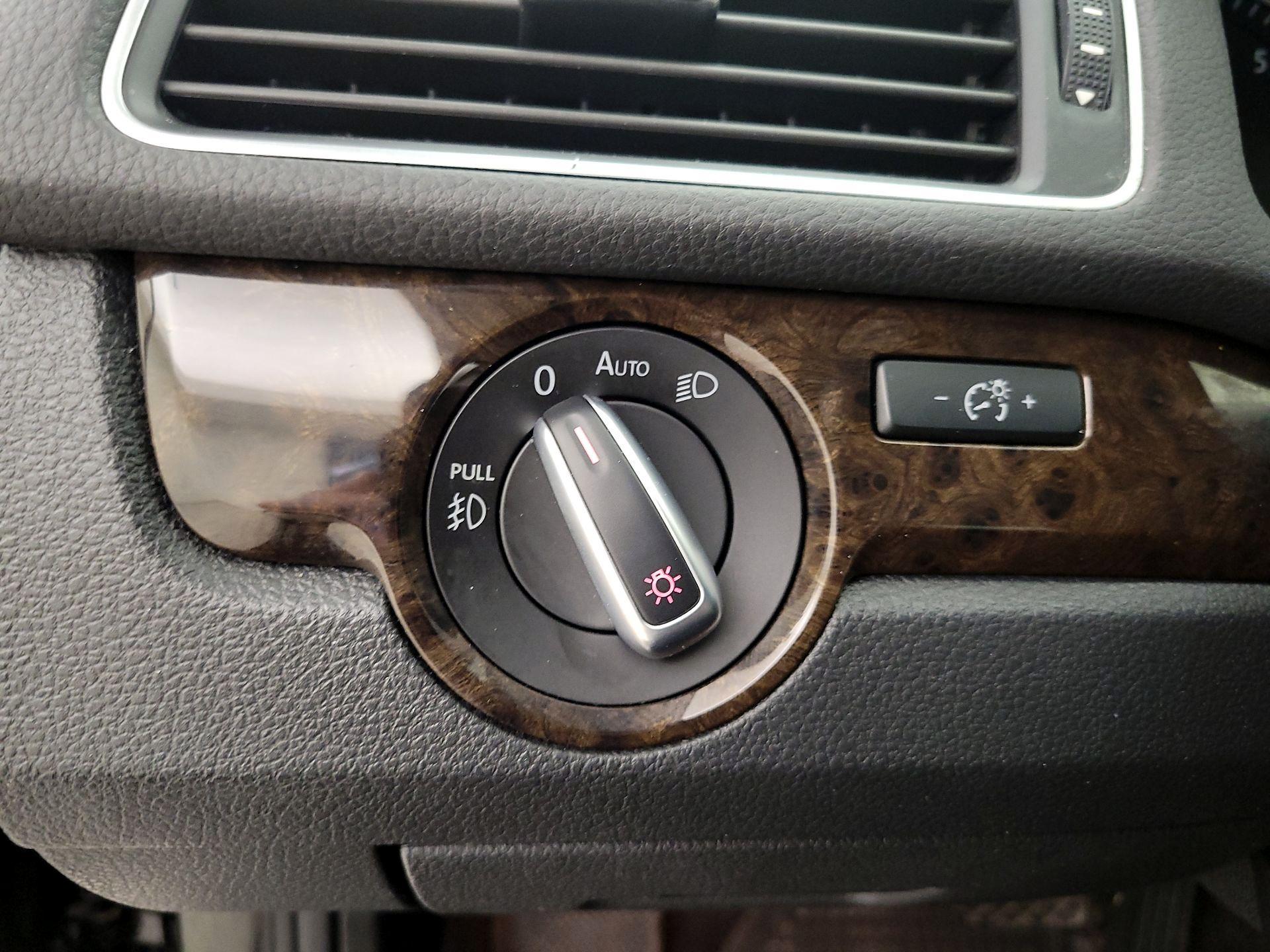 Thumbnail: 2015 Volkswagen Passat - 13