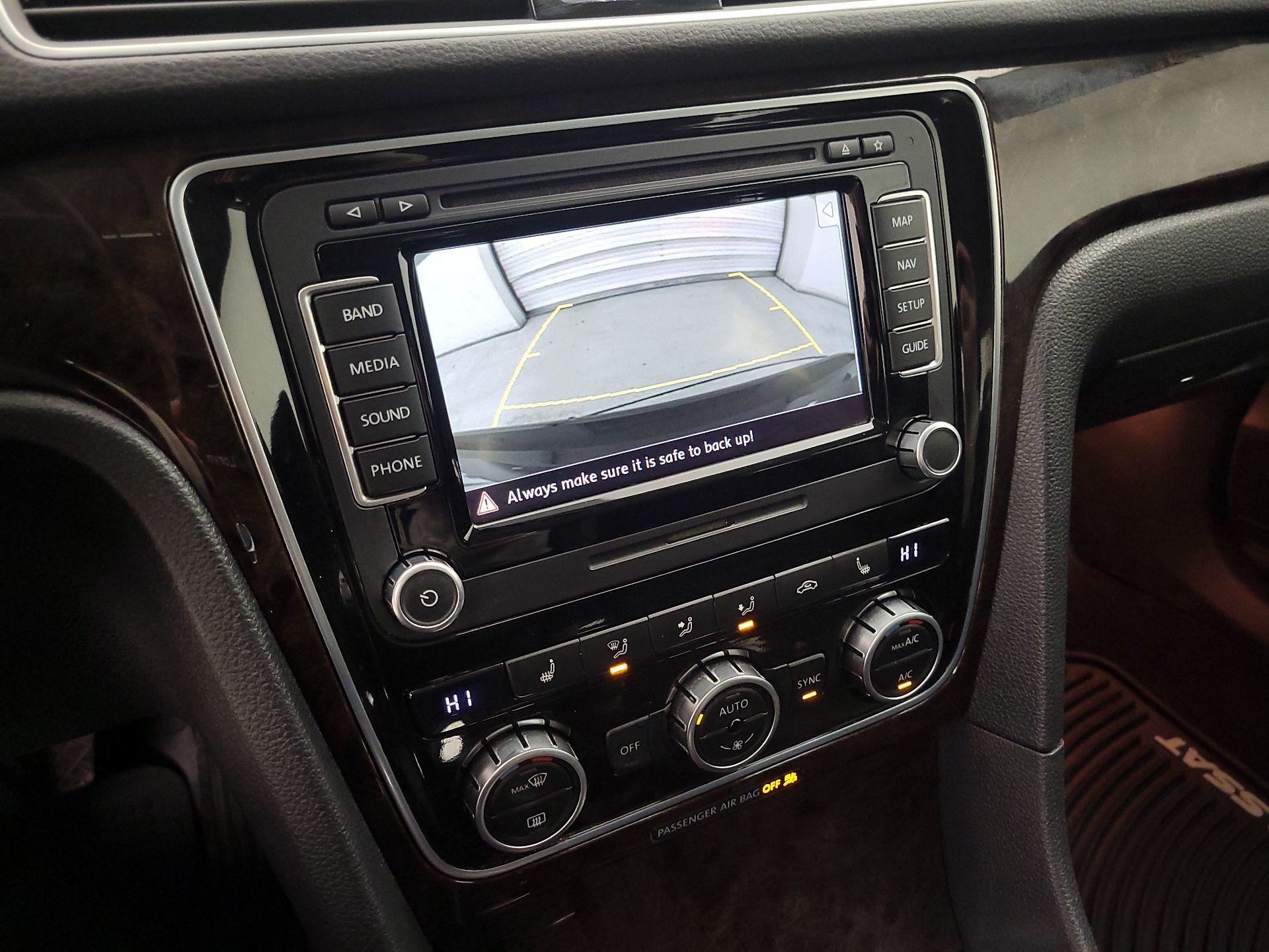 Thumbnail: 2015 Volkswagen Passat - 14