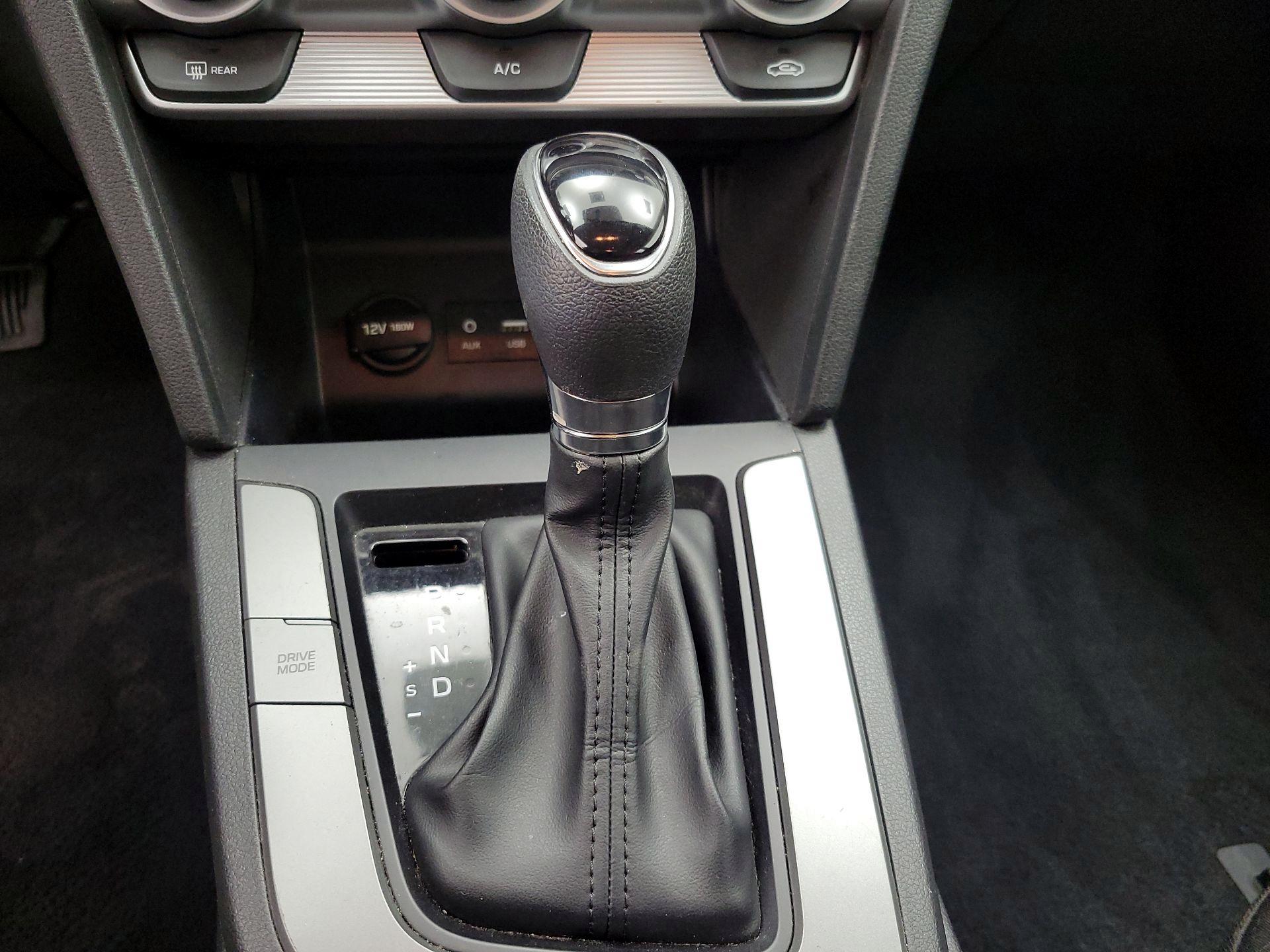 Thumbnail: 2019 Hyundai Elantra - 17