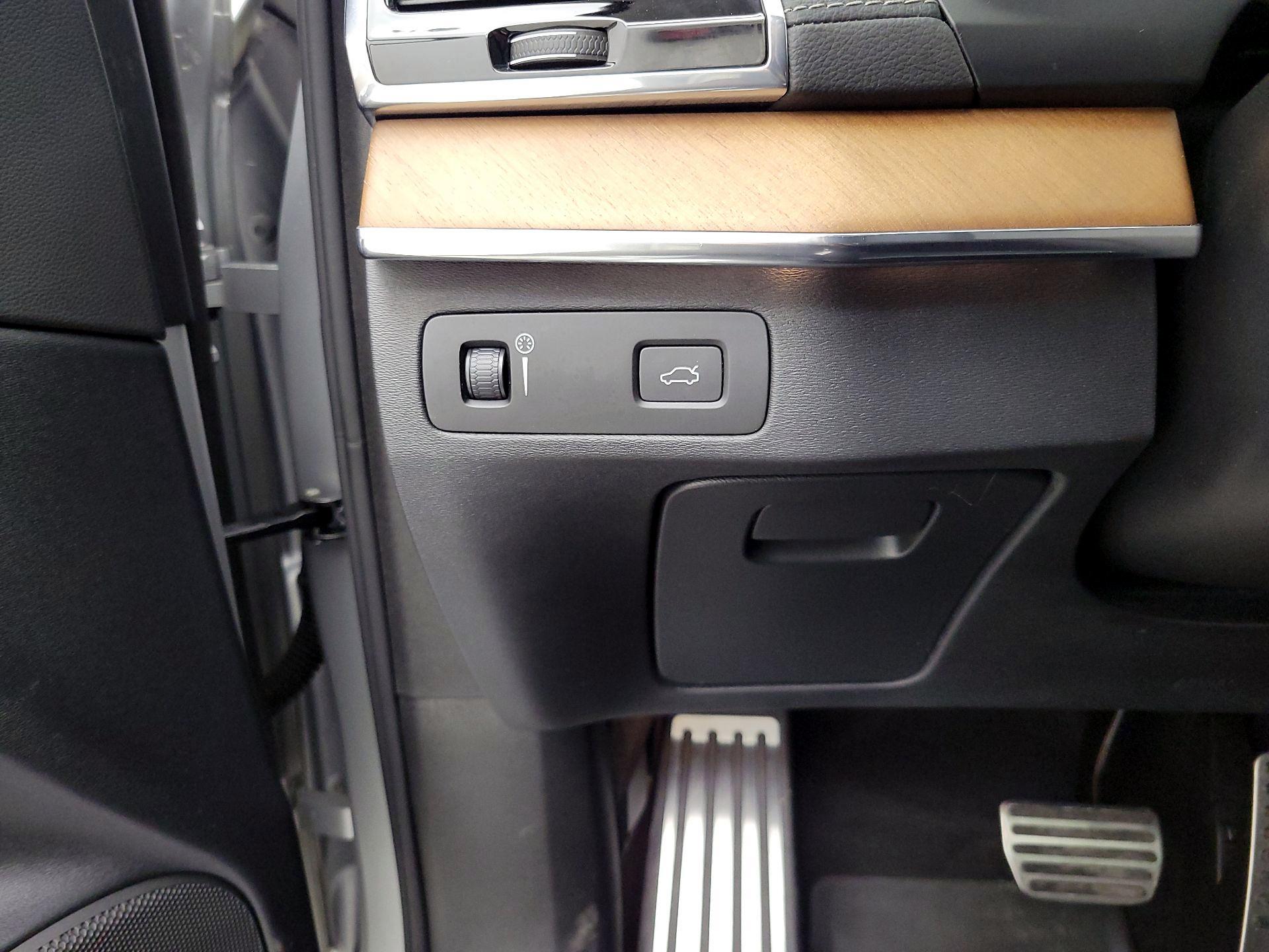 Thumbnail: 2018 Volvo XC90 - 13