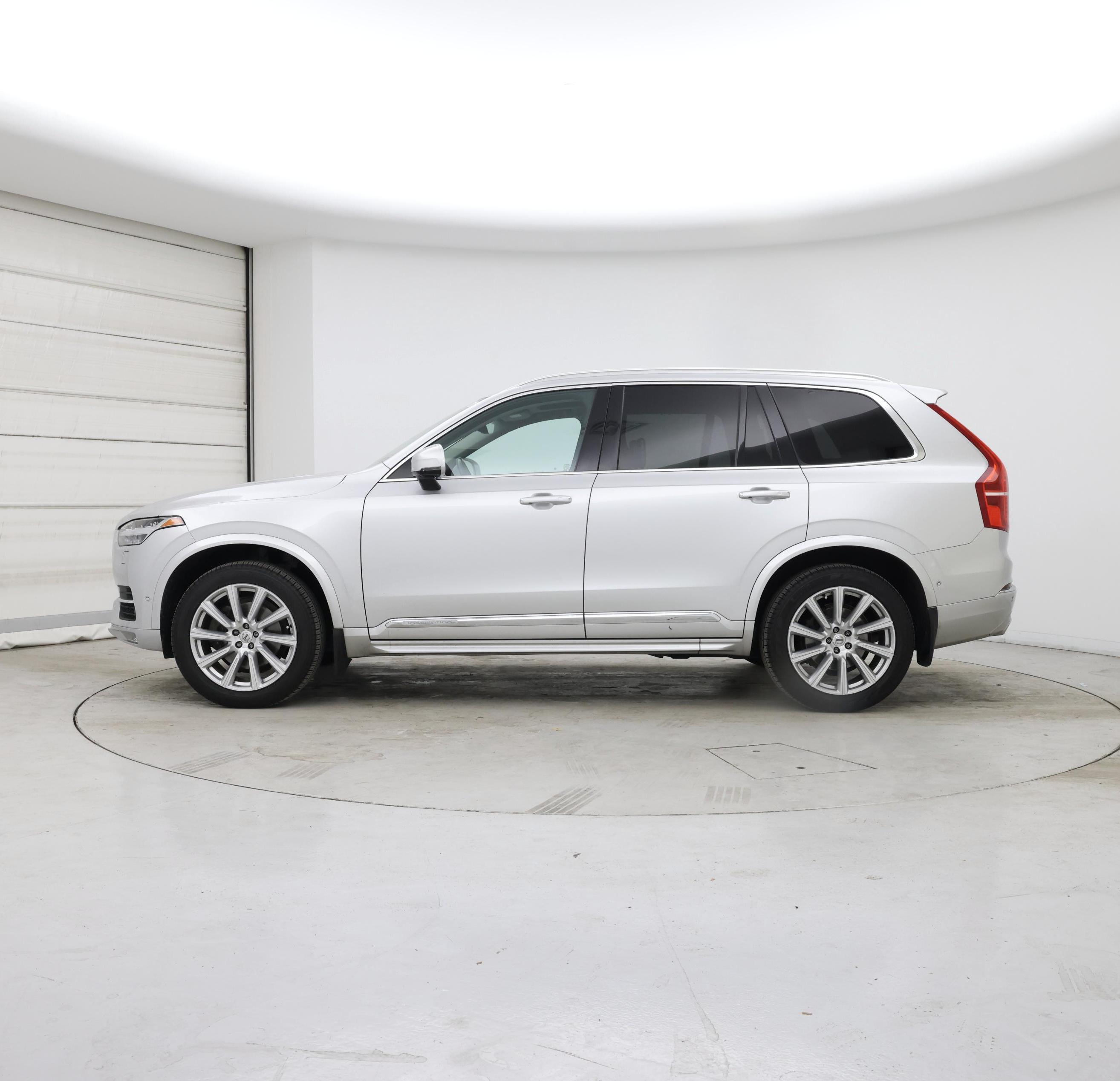 Thumbnail: 2018 Volvo XC90 - 3