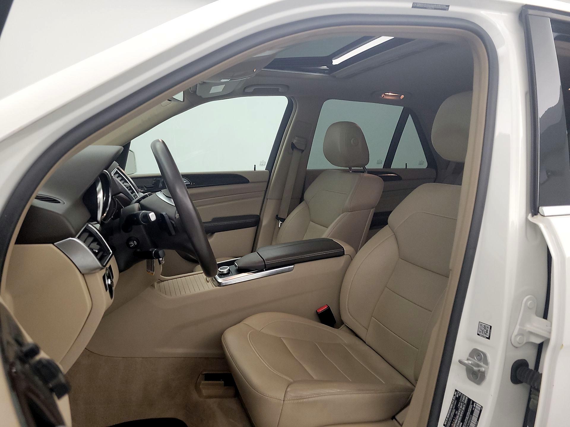 Thumbnail: 2015 Mercedes-Benz M-Class - 11