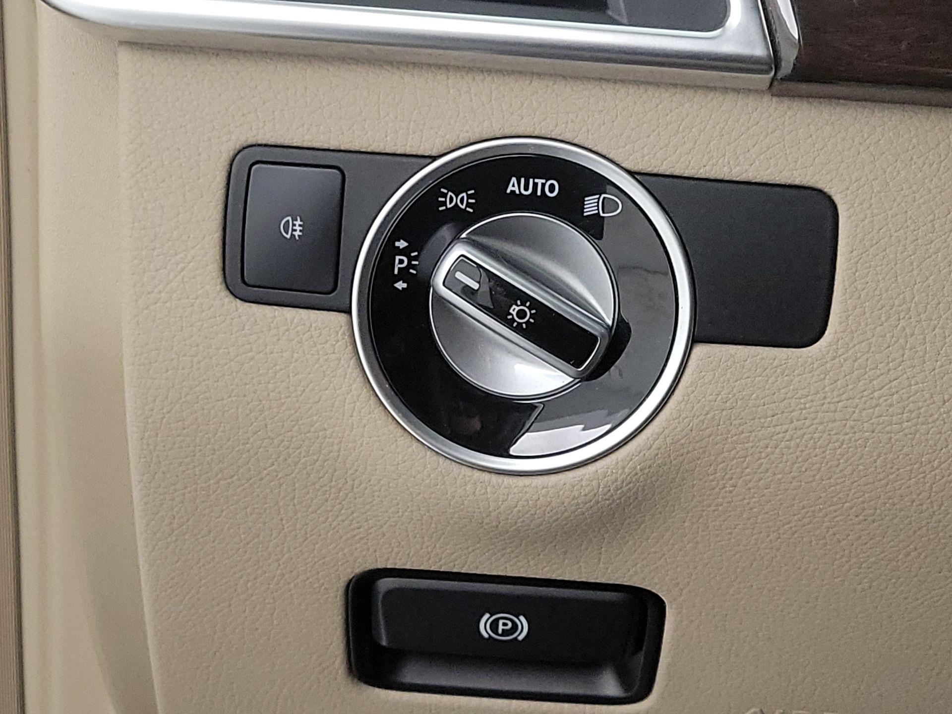 Thumbnail: 2015 Mercedes-Benz M-Class - 13