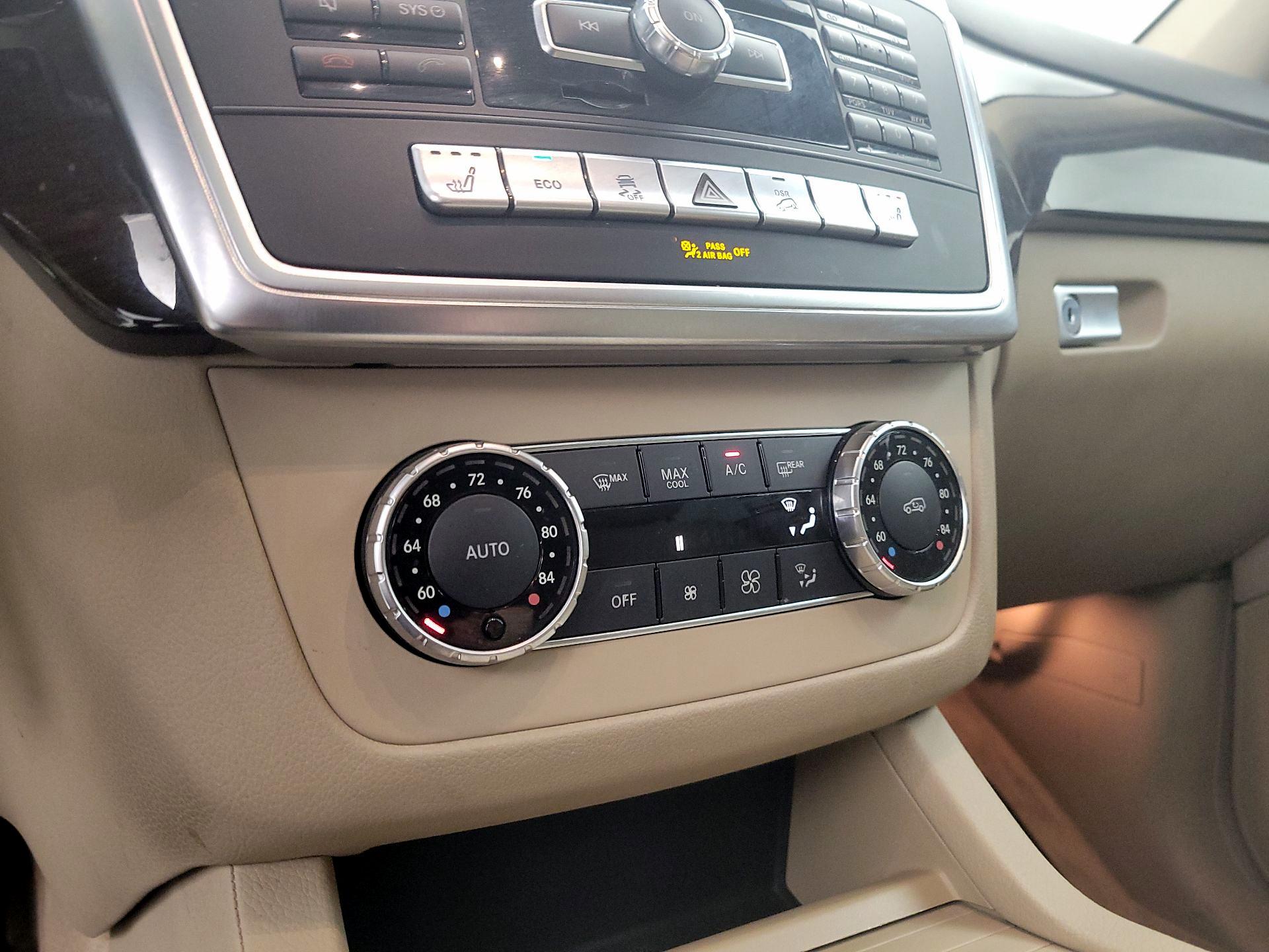 Thumbnail: 2015 Mercedes-Benz M-Class - 17