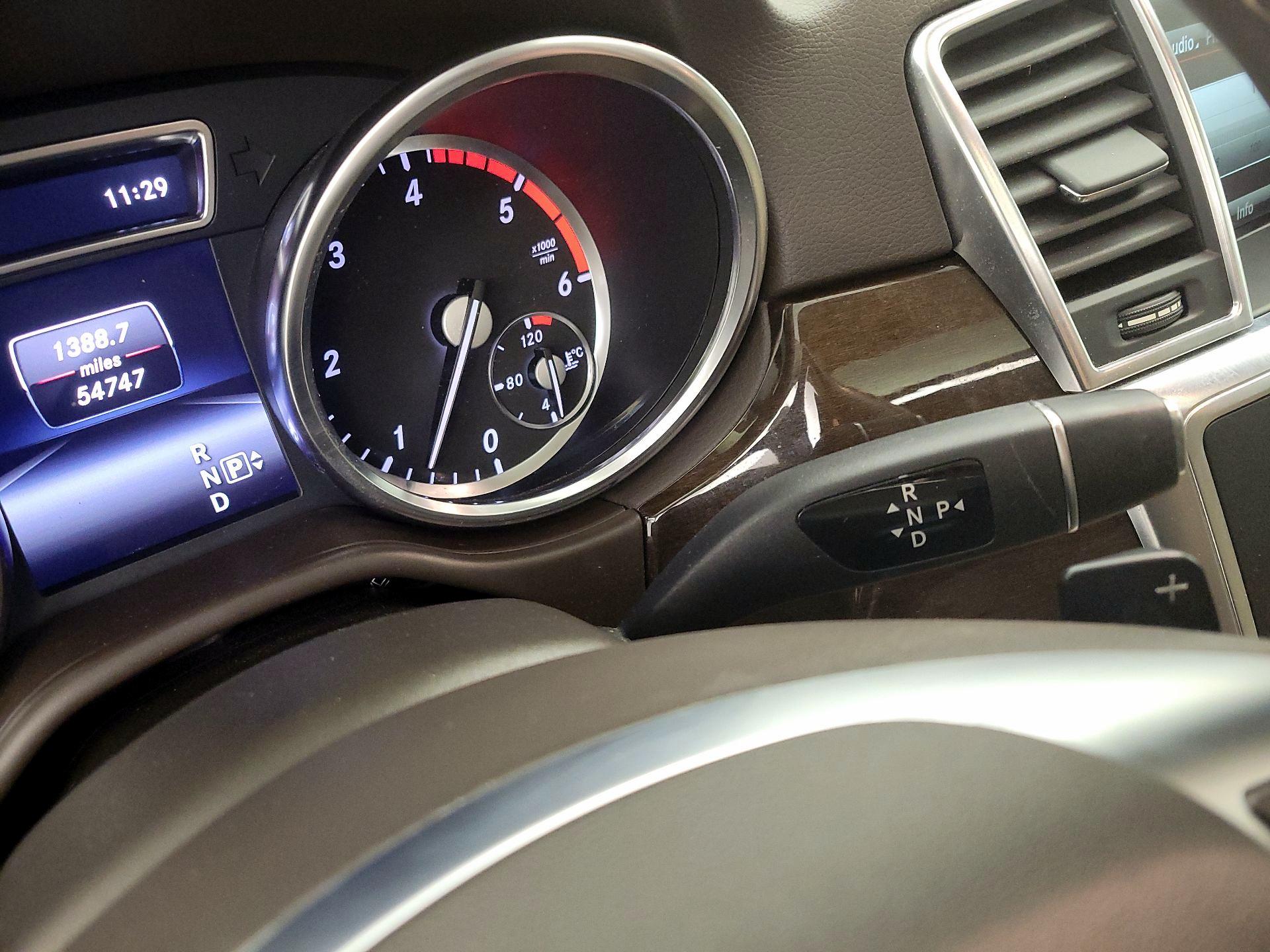 Thumbnail: 2015 Mercedes-Benz M-Class - 18