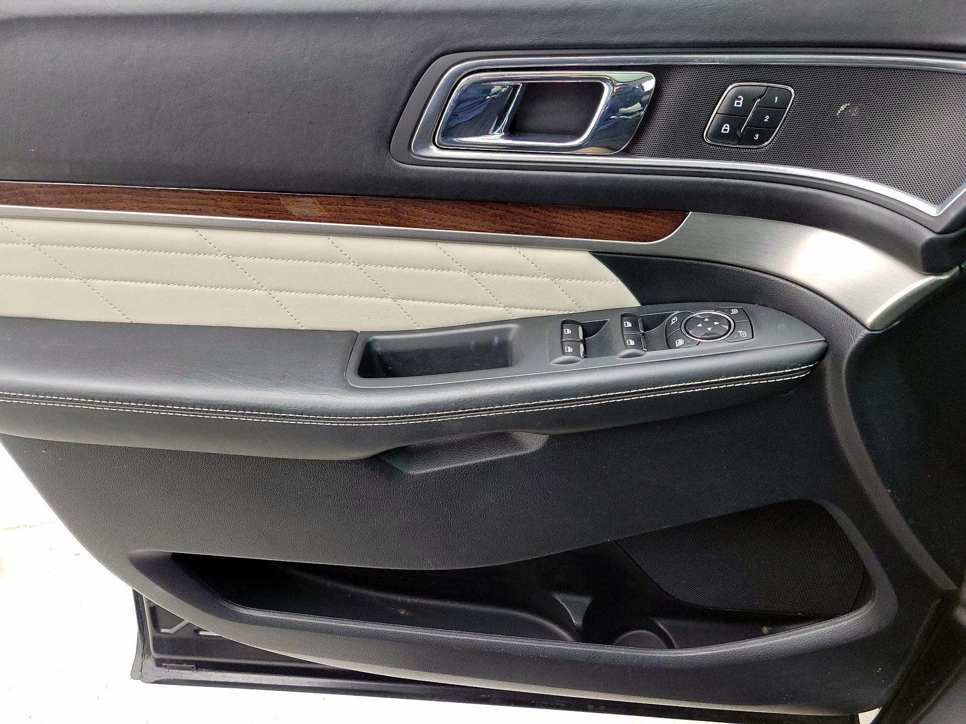 Thumbnail: 2017 Ford Explorer - 12