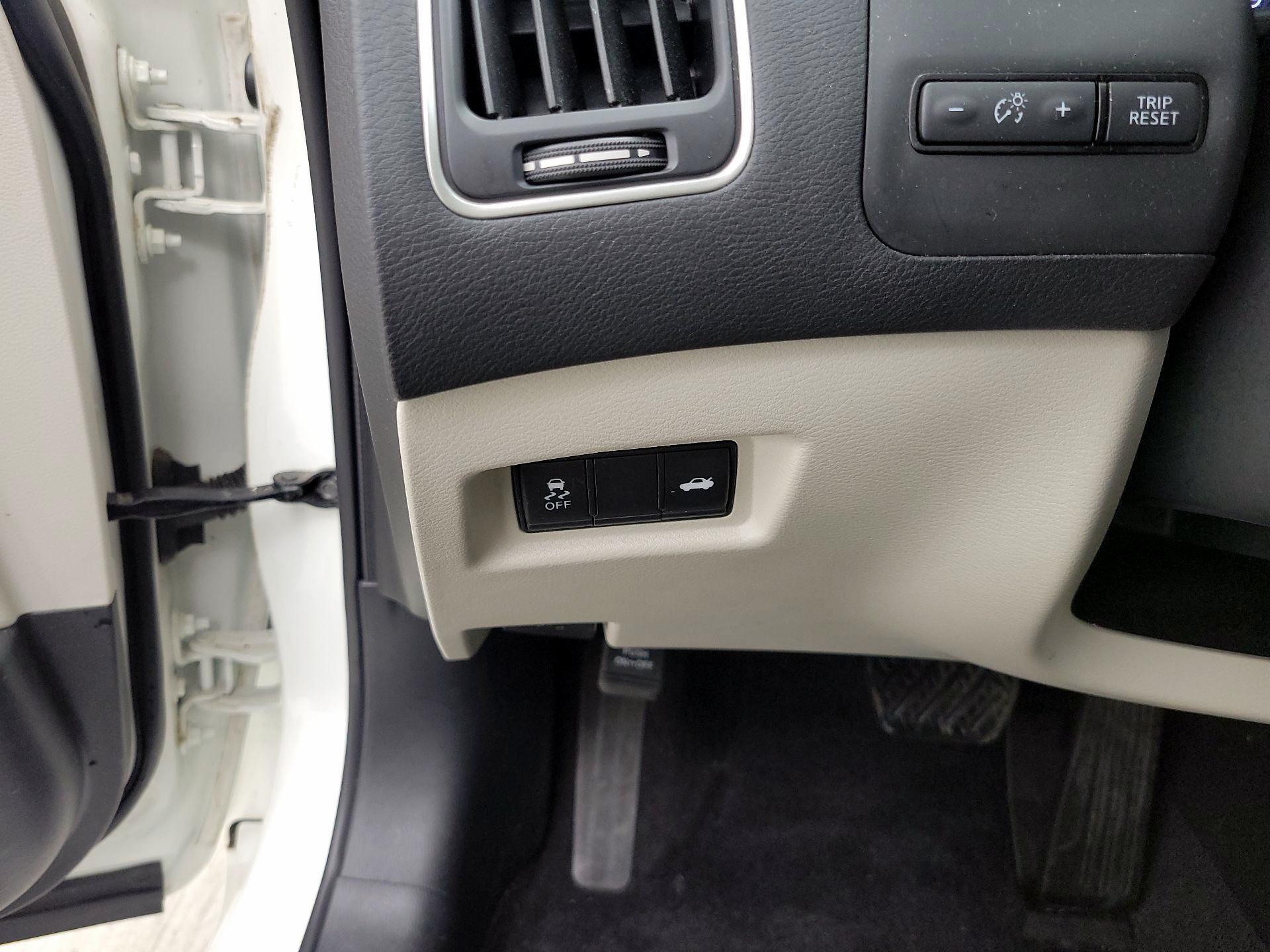 Thumbnail: 2021 INFINITI Q50 - 13