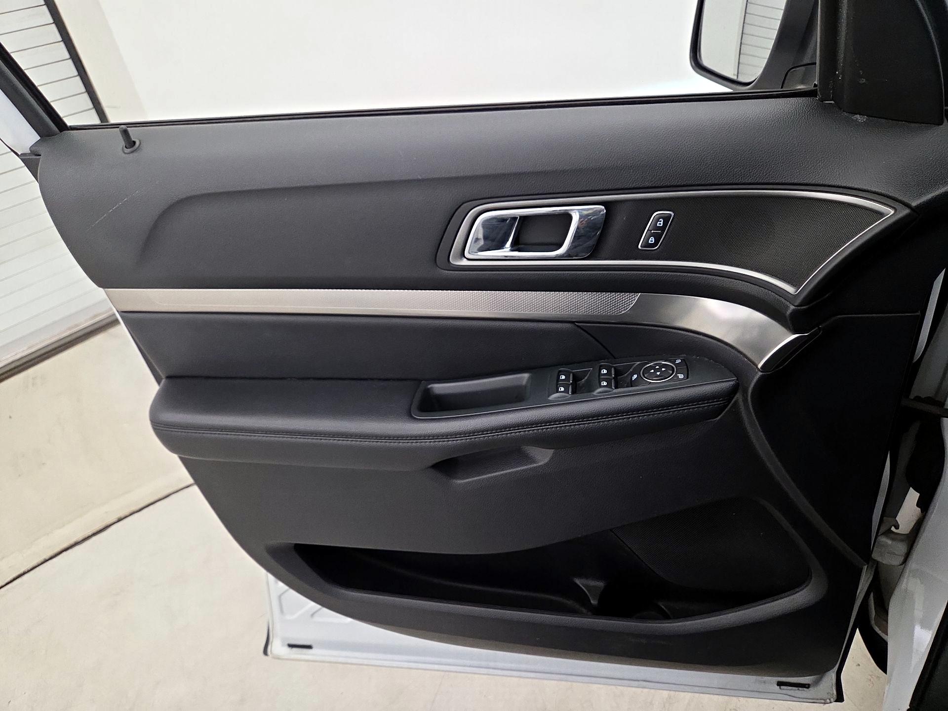 Thumbnail: 2019 Ford Explorer - 12