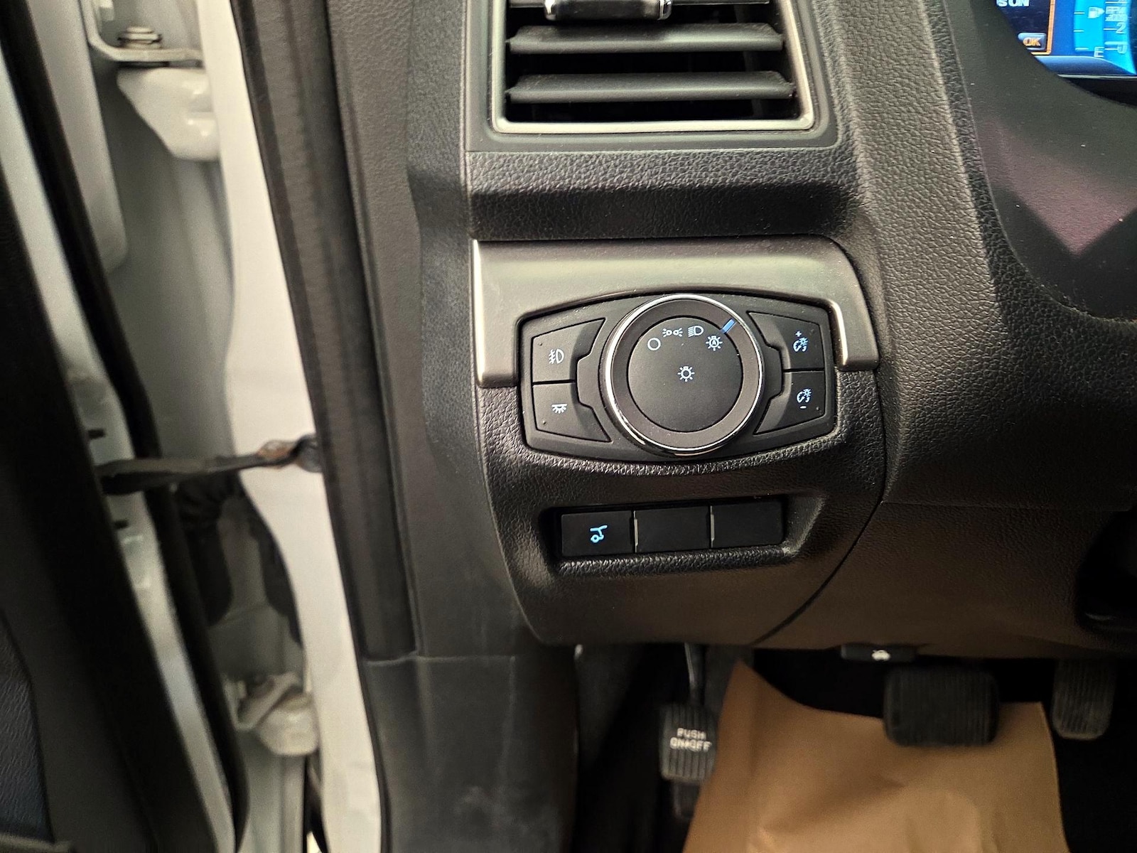 2019 Ford Explorer XLT - Photo 14