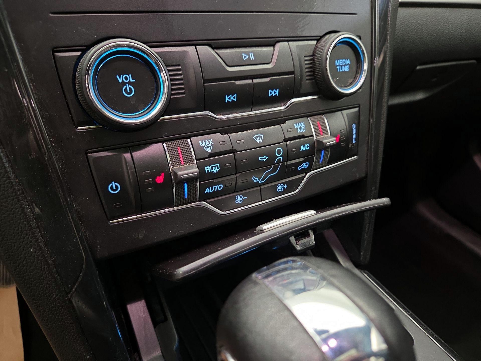 Thumbnail: 2019 Ford Explorer - 17