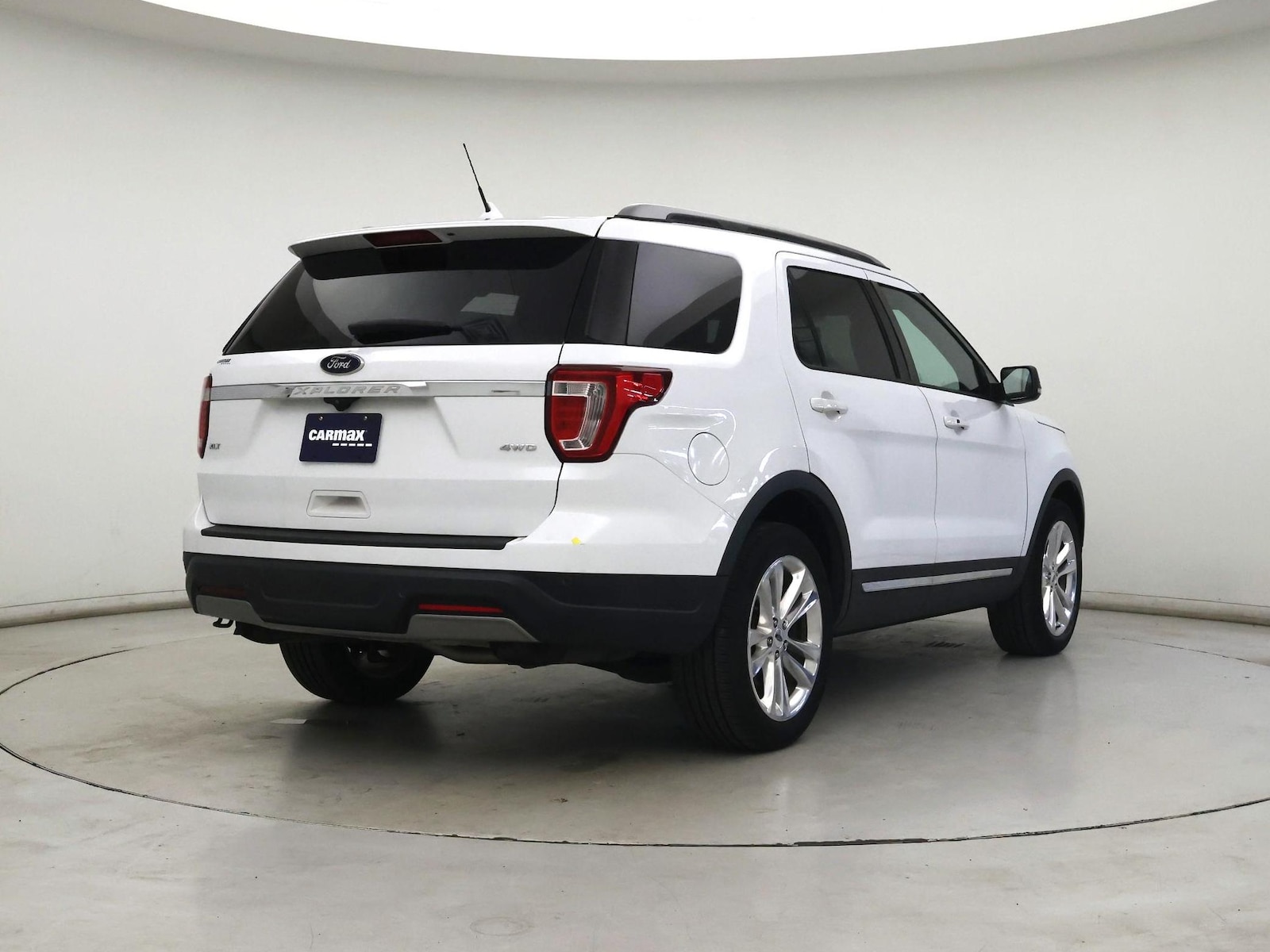 2019 Ford Explorer XLT - Photo 9
