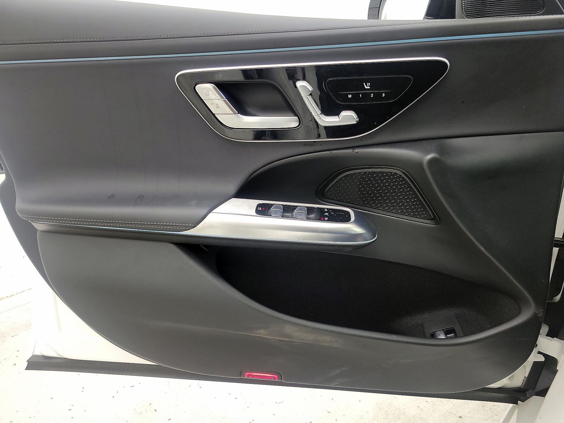 Thumbnail: 2025 Mercedes-Benz E-Class - 12