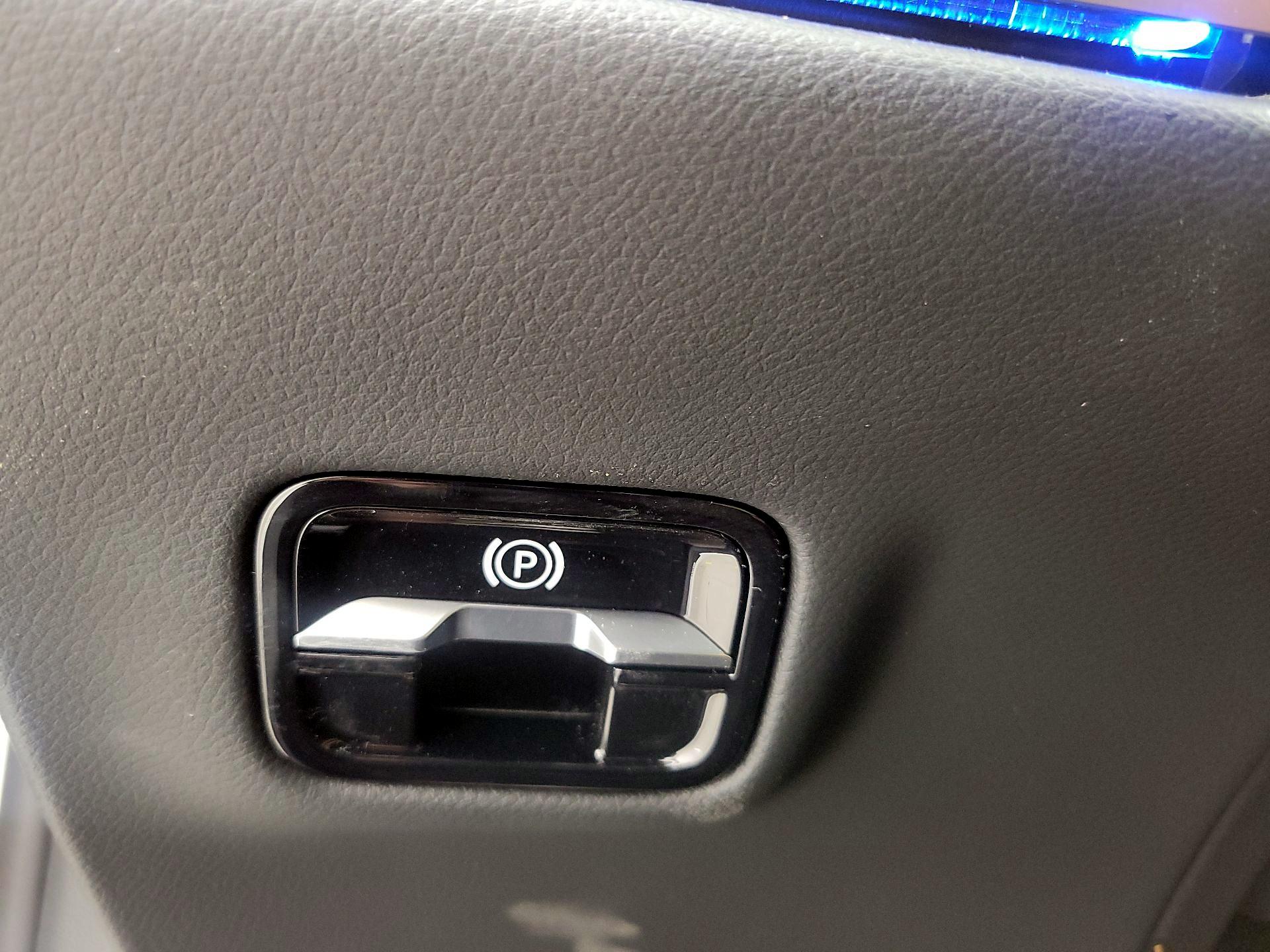 Thumbnail: 2025 Mercedes-Benz E-Class - 13