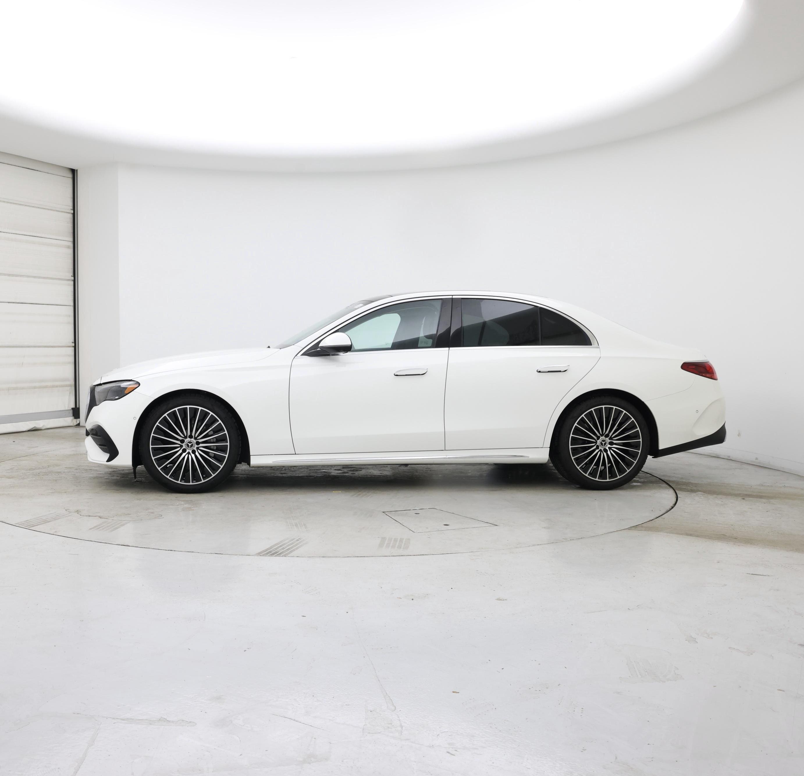 Thumbnail: 2025 Mercedes-Benz E-Class - 3