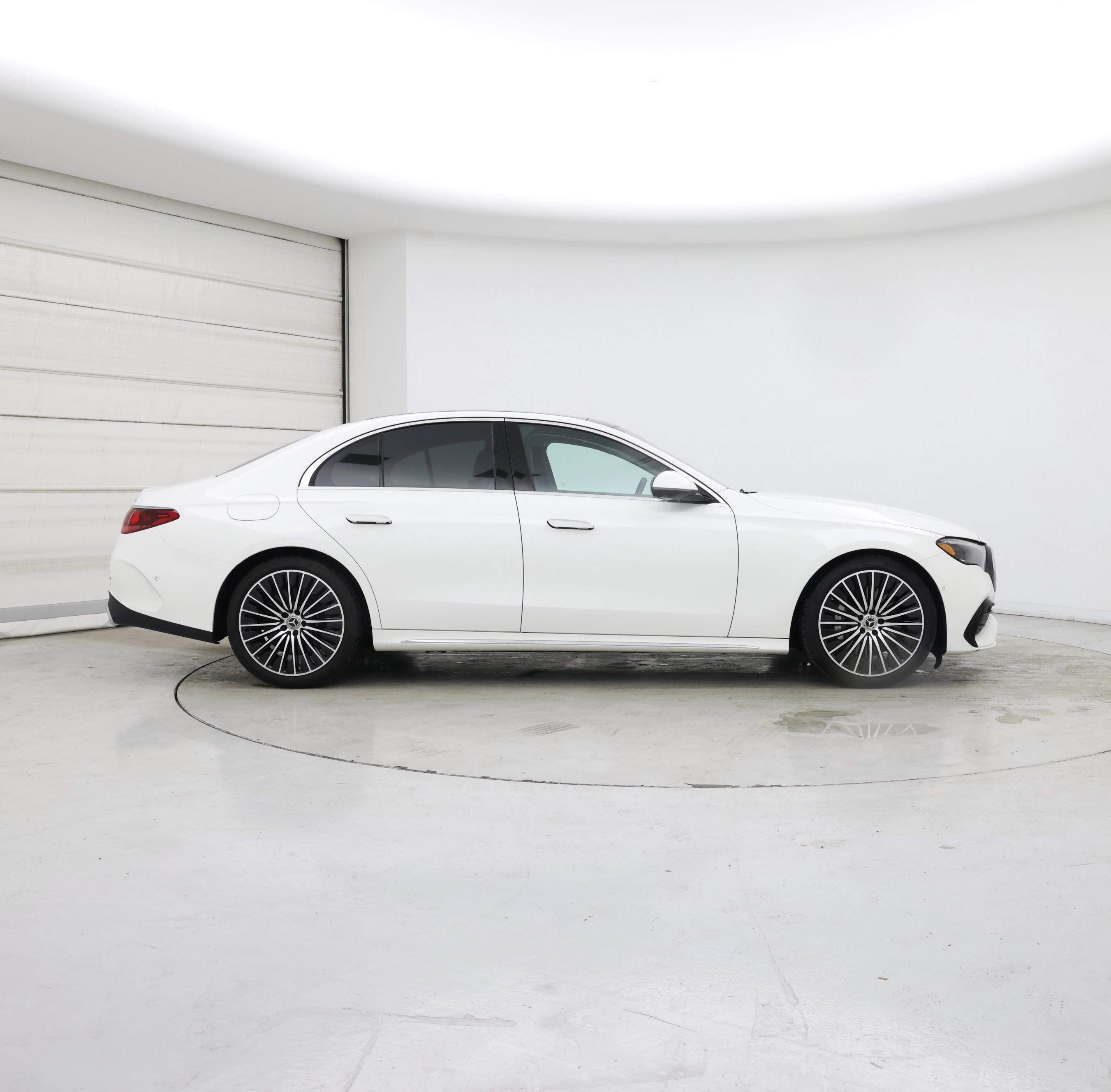 Thumbnail: 2025 Mercedes-Benz E-Class - 7