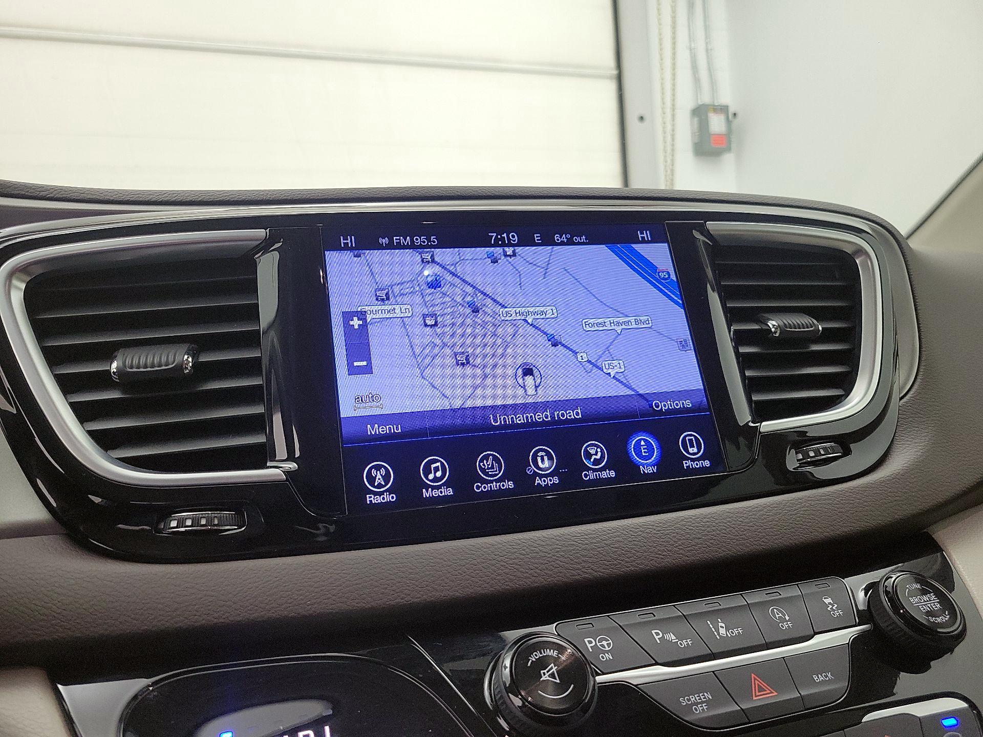 Thumbnail: 2017 Chrysler Pacifica - 13