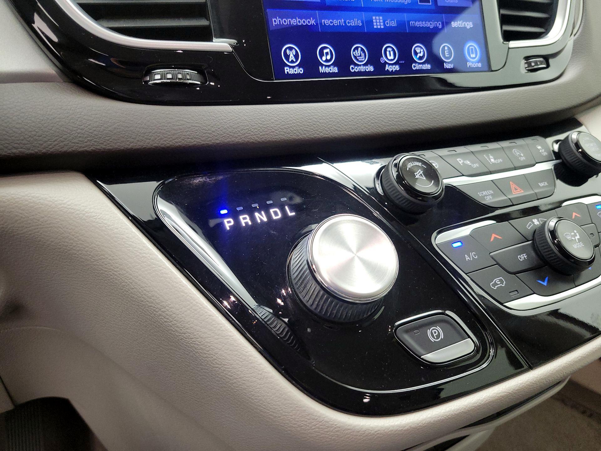 Thumbnail: 2017 Chrysler Pacifica - 17