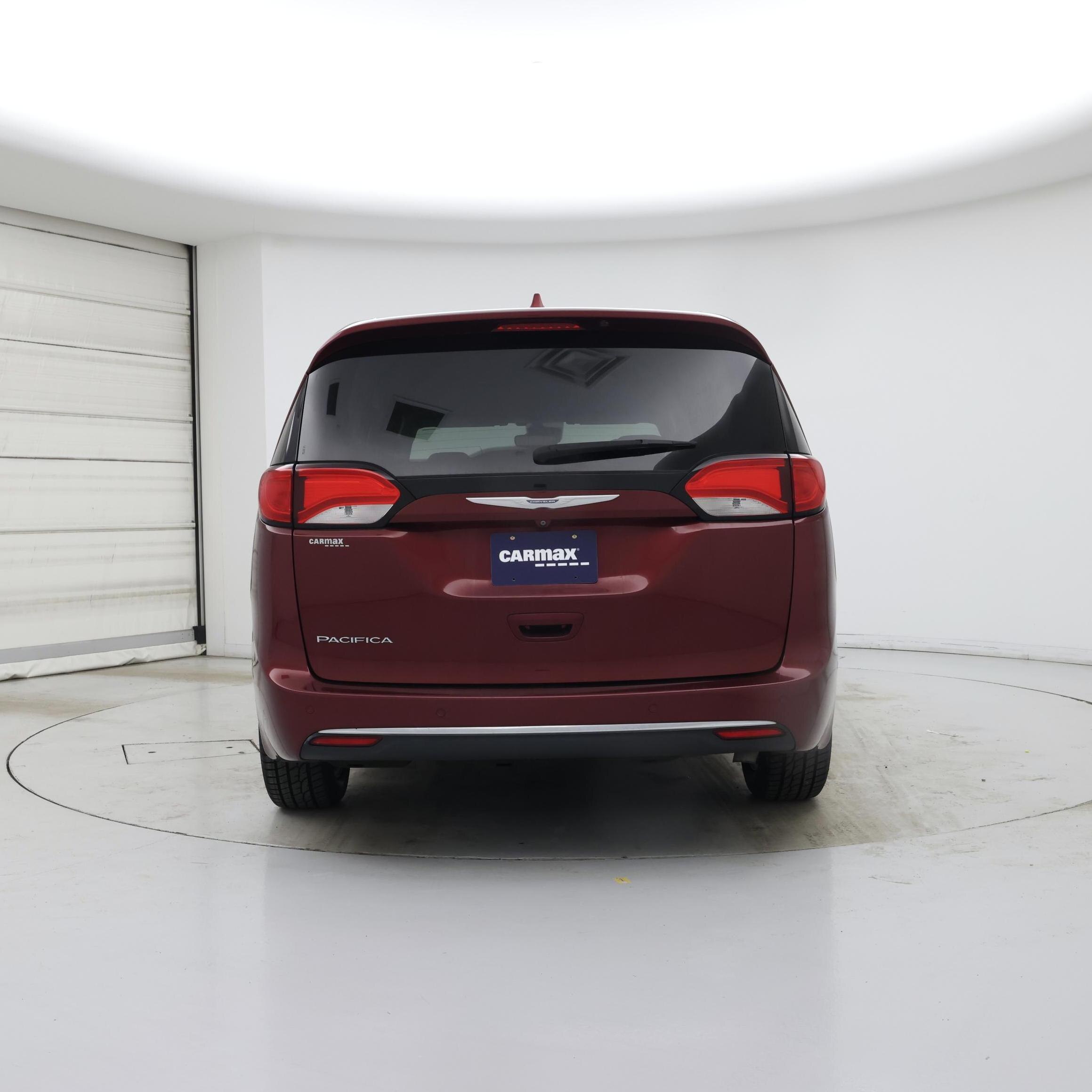 Thumbnail: 2017 Chrysler Pacifica - 6