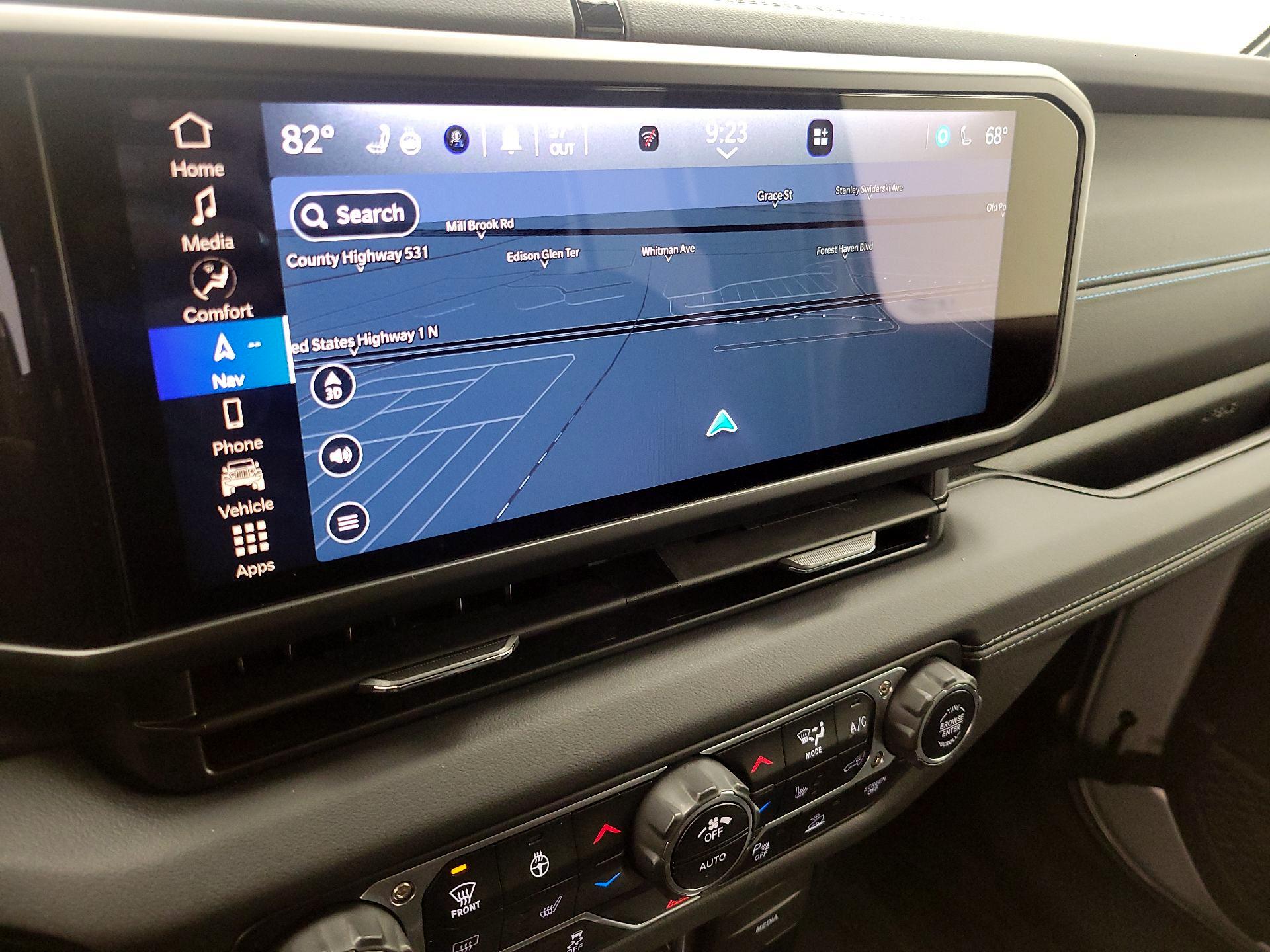 Thumbnail: 2024 Jeep Wrangler - 14