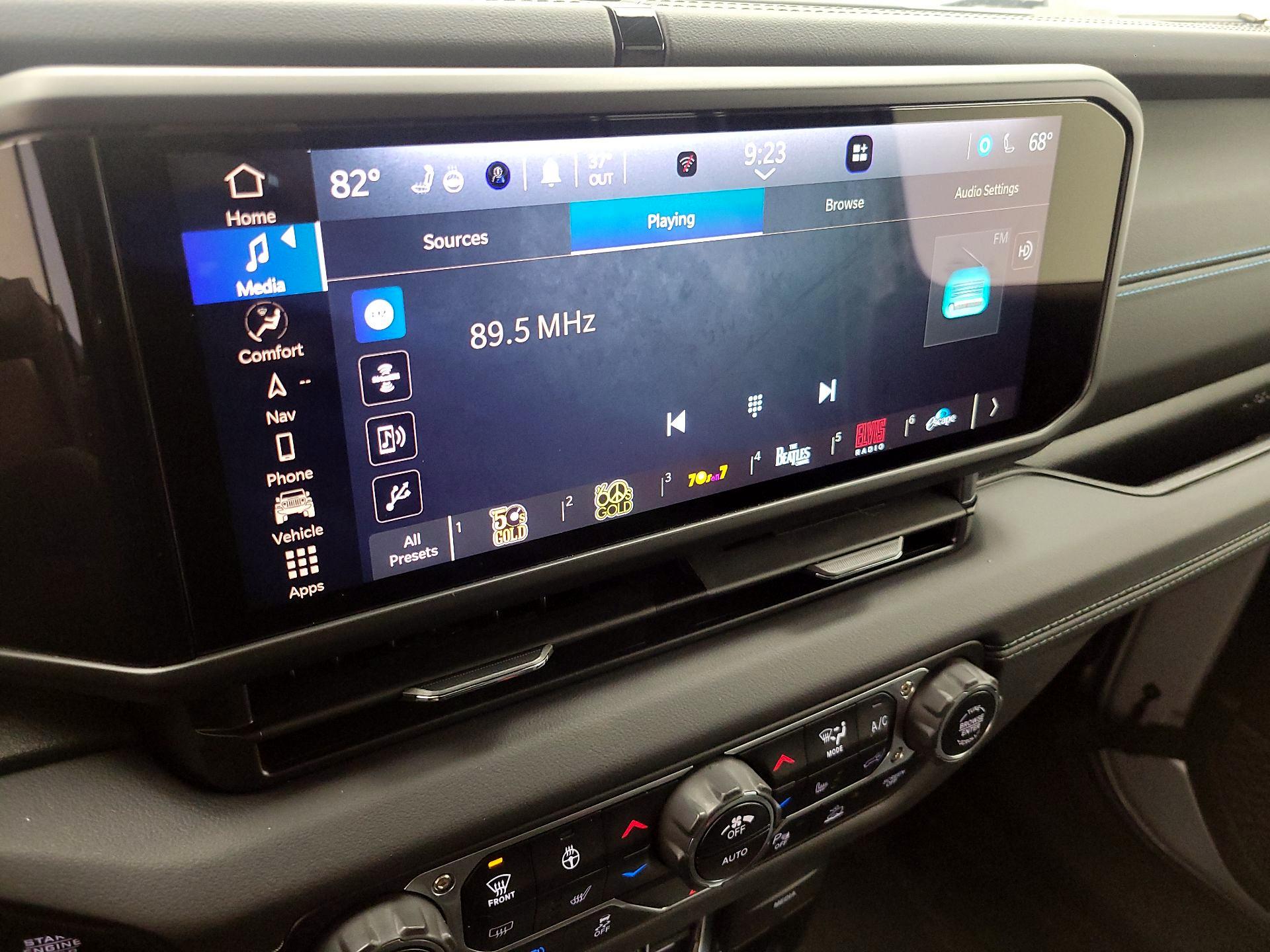 Thumbnail: 2024 Jeep Wrangler - 16