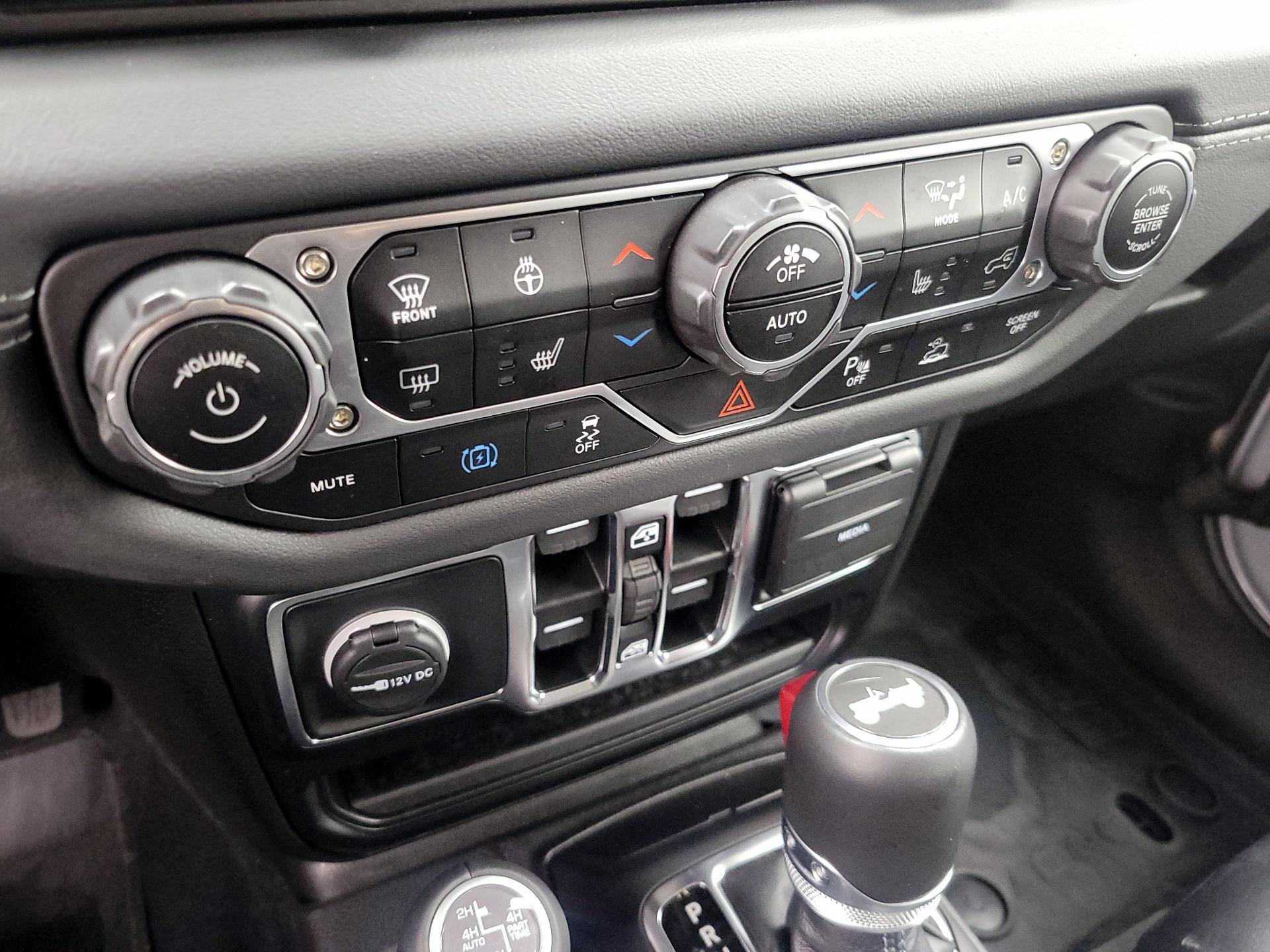 Thumbnail: 2024 Jeep Wrangler - 17