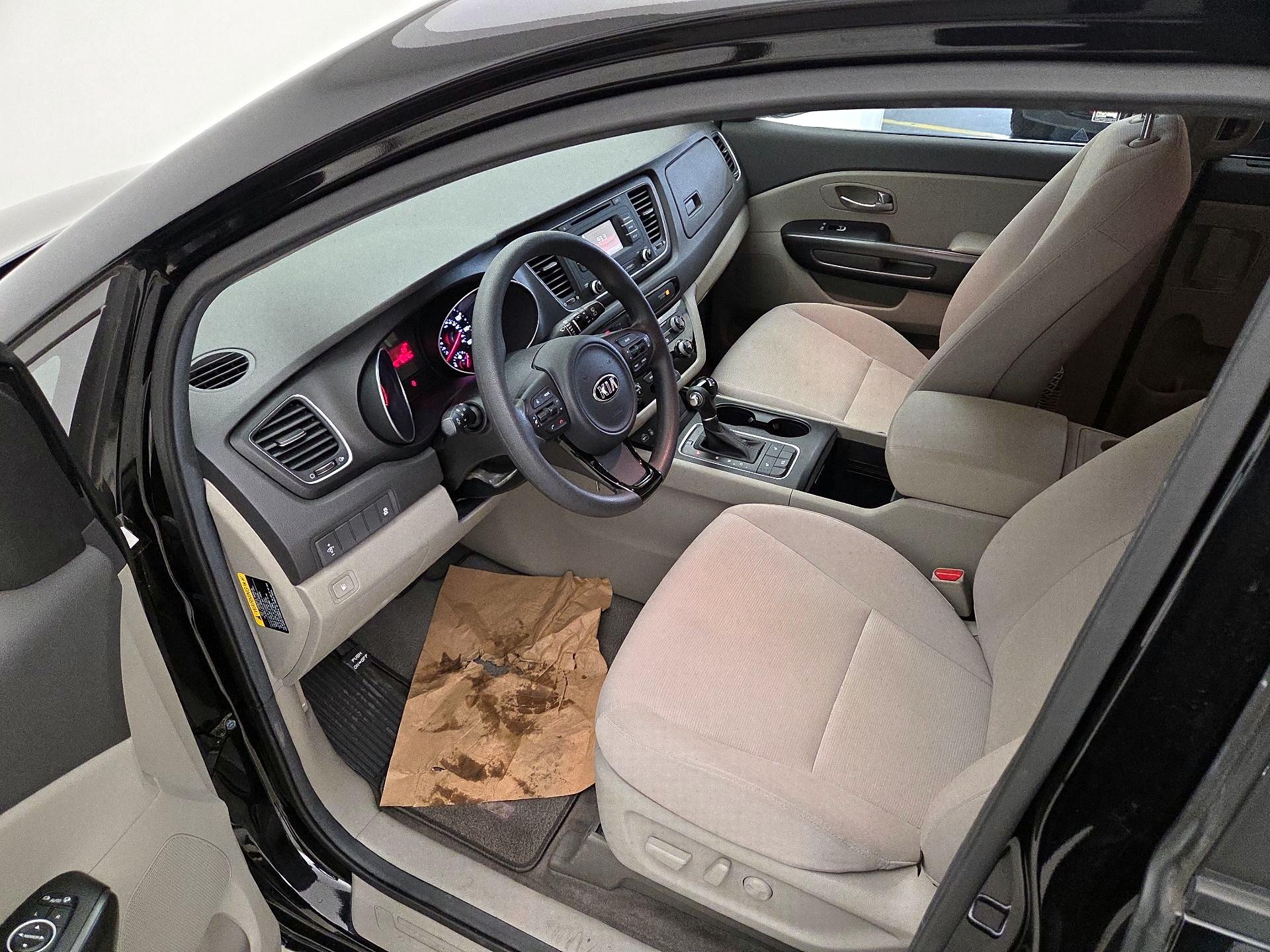 Thumbnail: 2015 Kia Sedona - 11