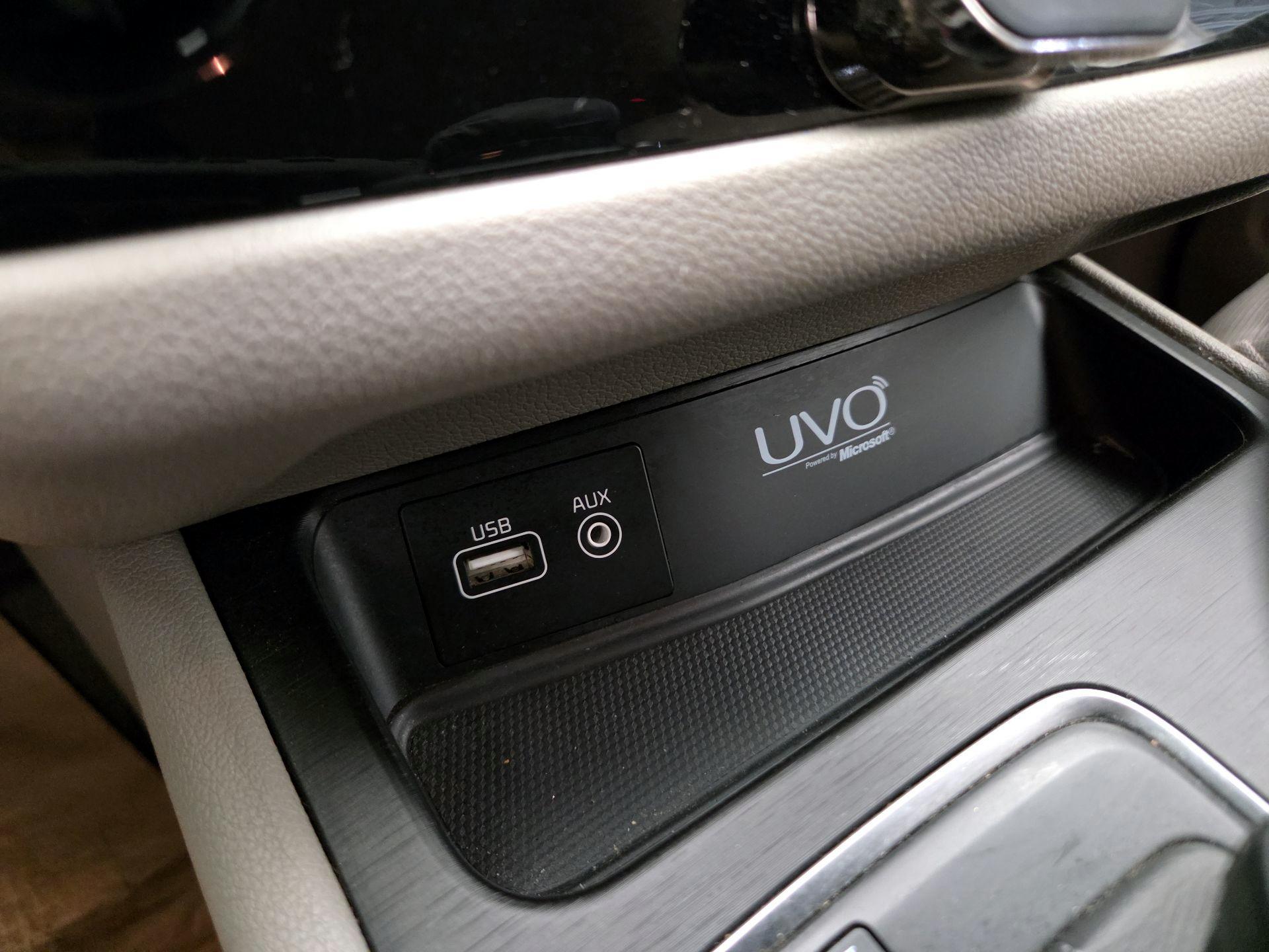 Thumbnail: 2015 Kia Sedona - 18