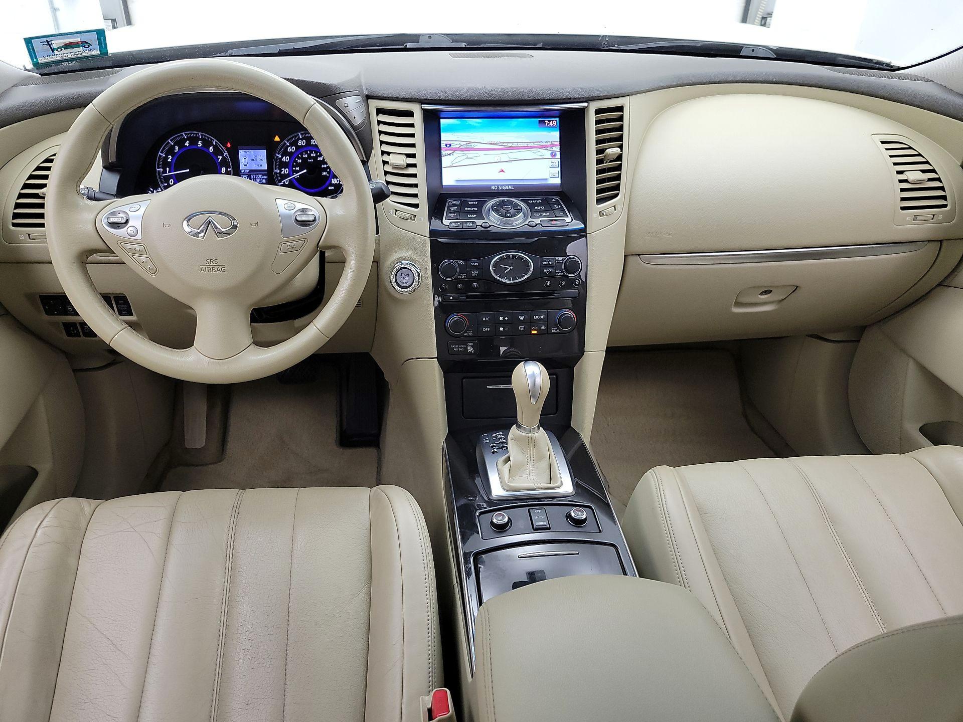 Thumbnail: 2016 INFINITI QX70 - 9