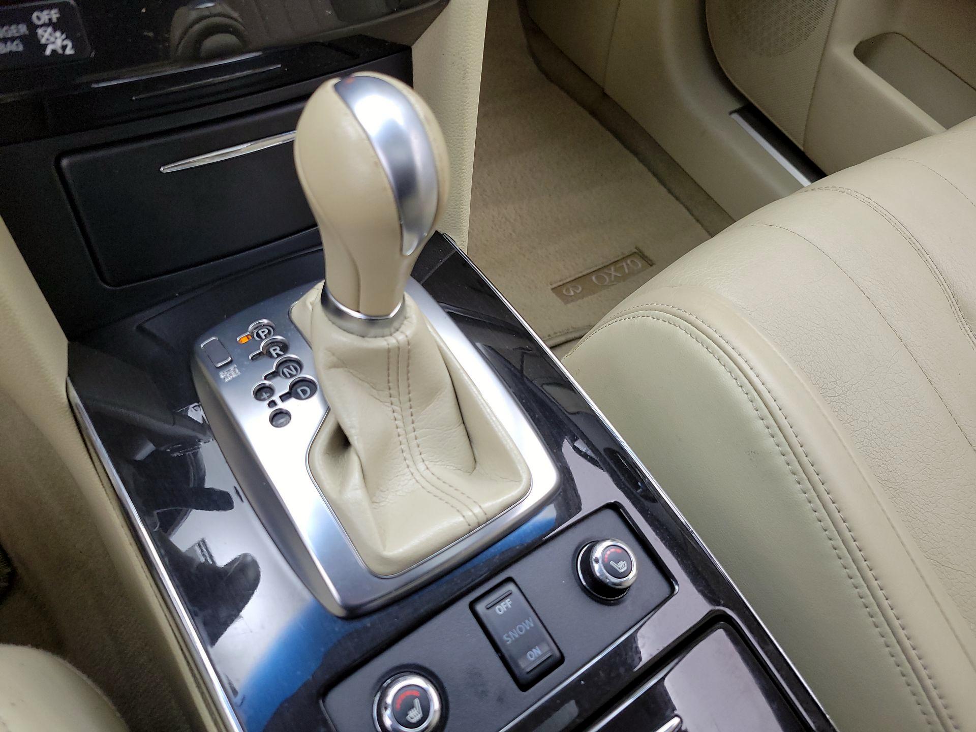 Thumbnail: 2016 INFINITI QX70 - 18