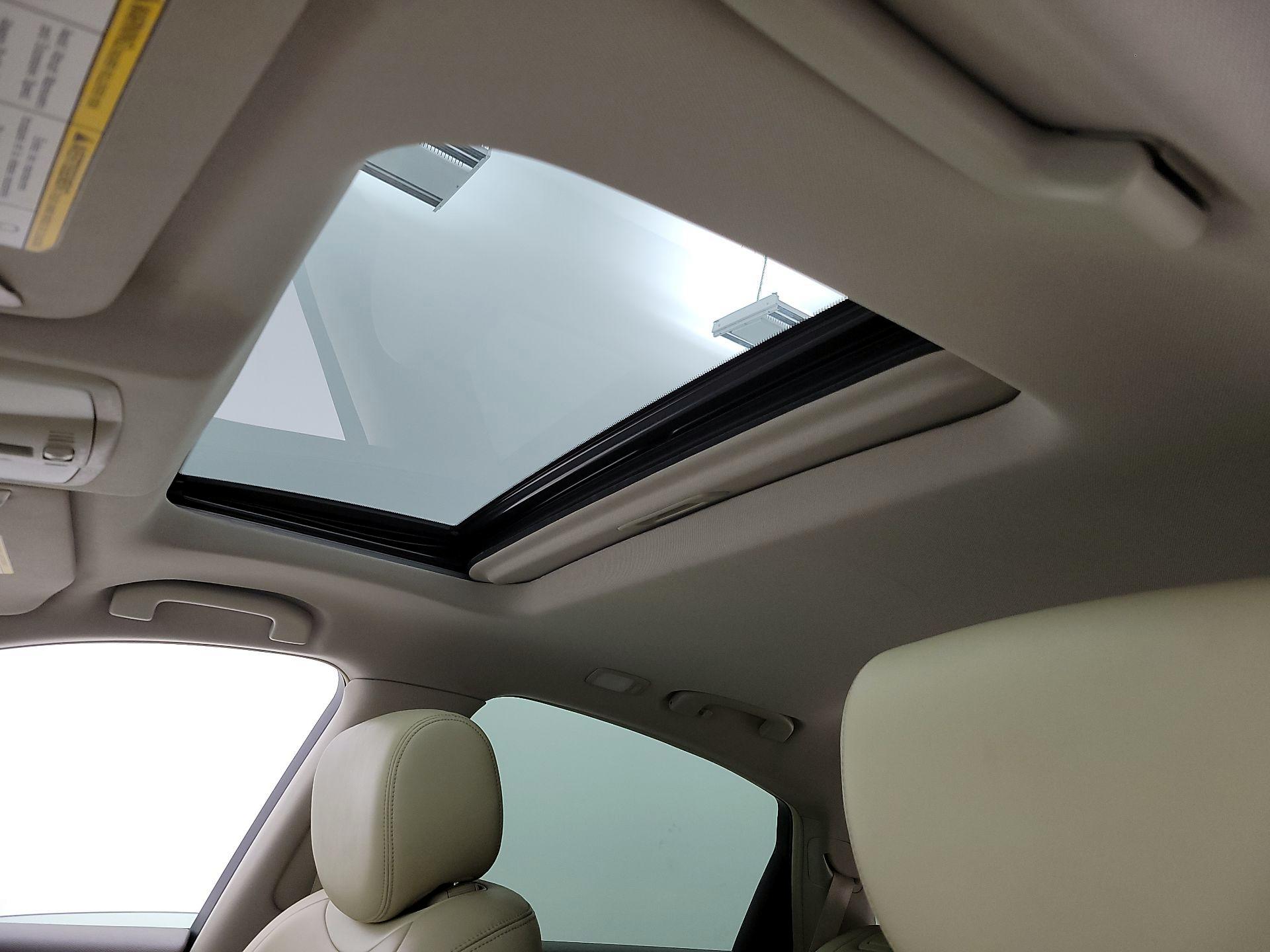 Thumbnail: 2016 INFINITI QX70 - 19