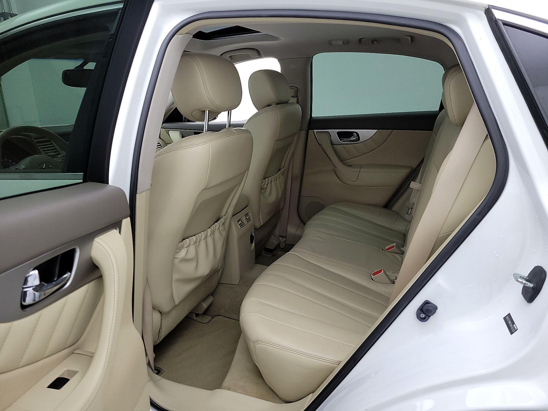 Thumbnail: 2016 INFINITI QX70 - 20