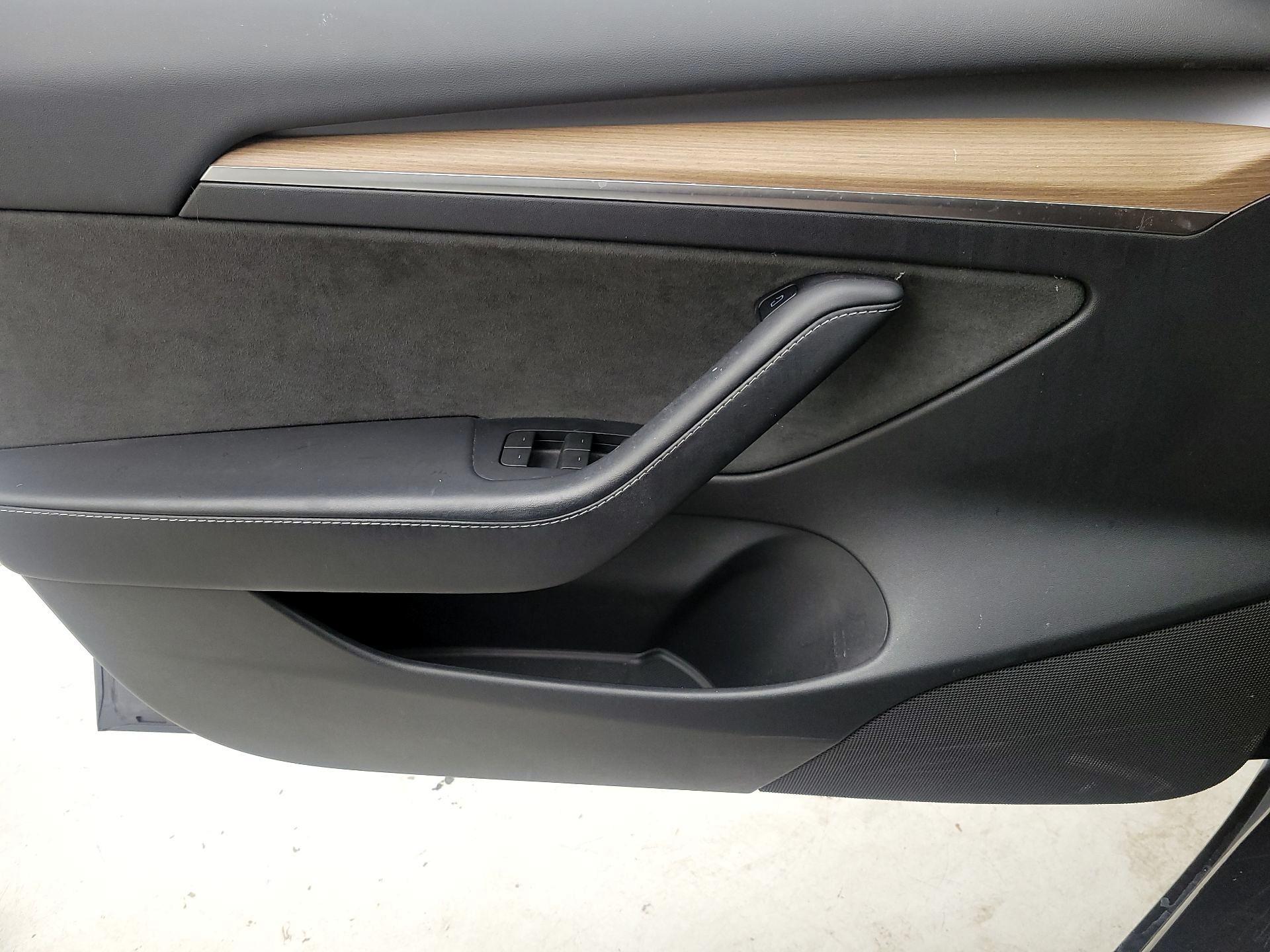 Thumbnail: 2023 Tesla Model 3 - 12