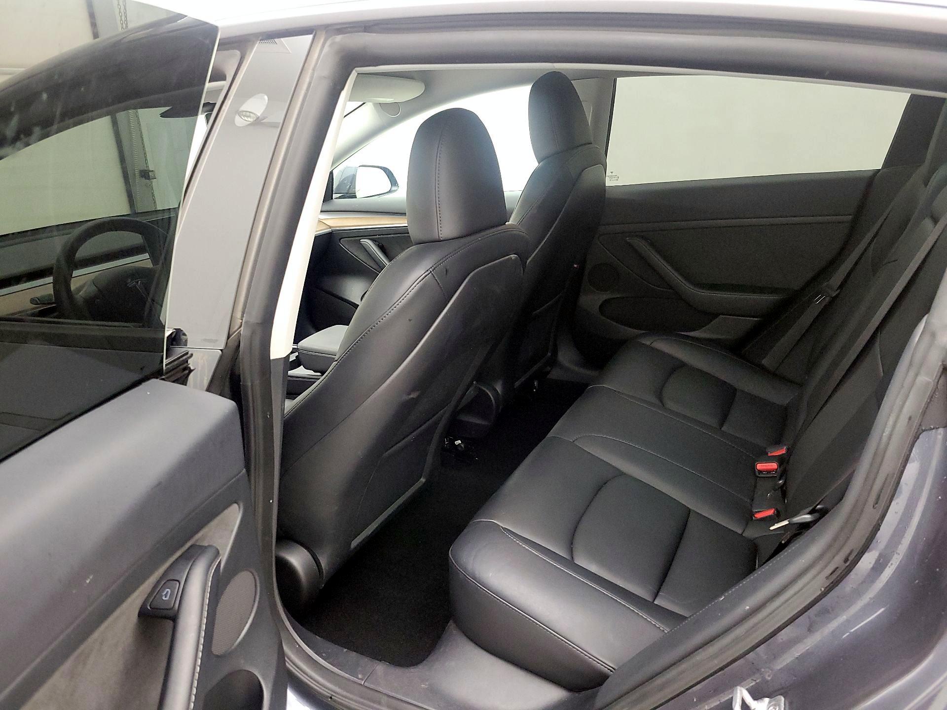 Thumbnail: 2023 Tesla Model 3 - 18