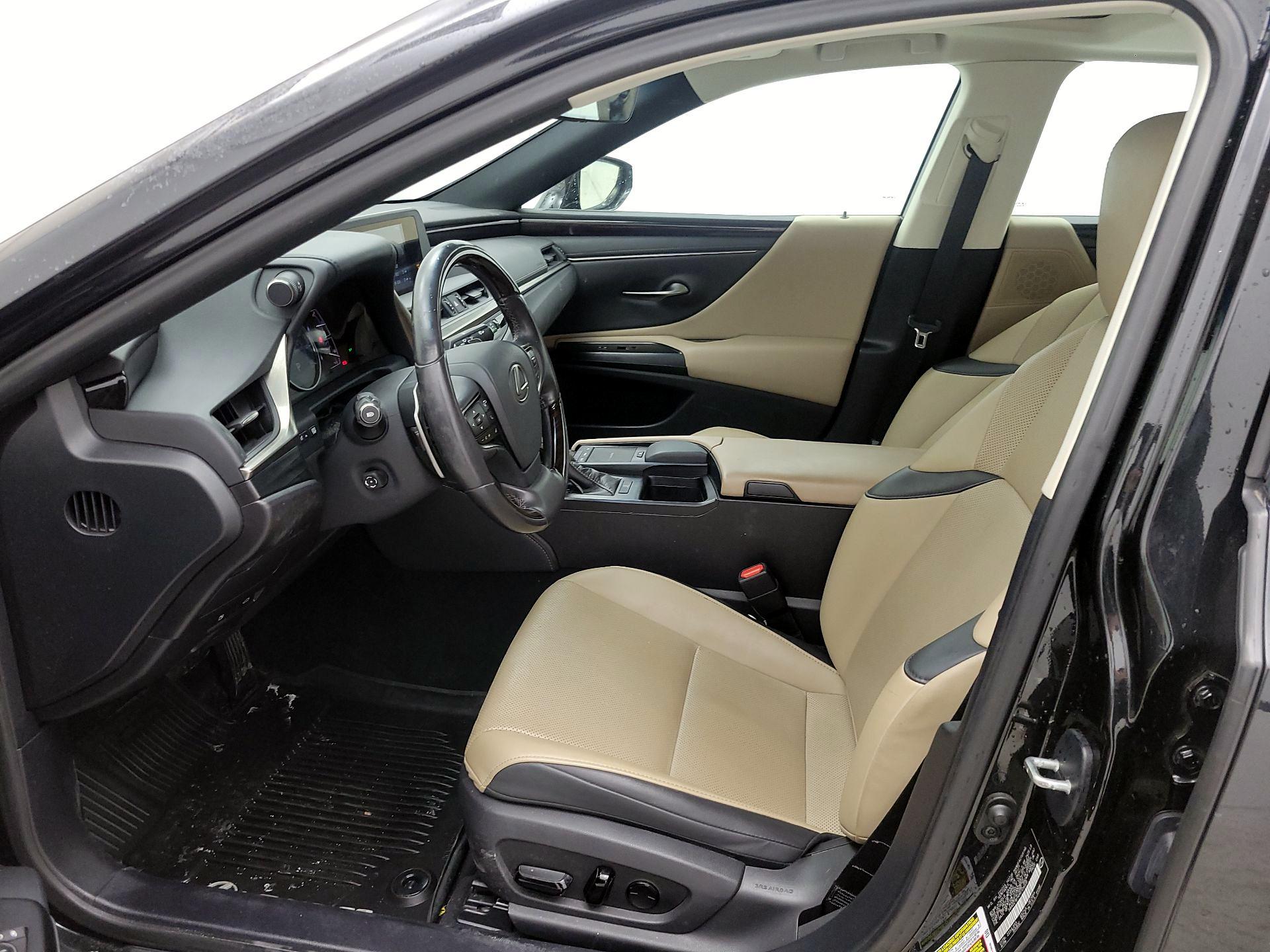 Thumbnail: 2021 Lexus ES - 11