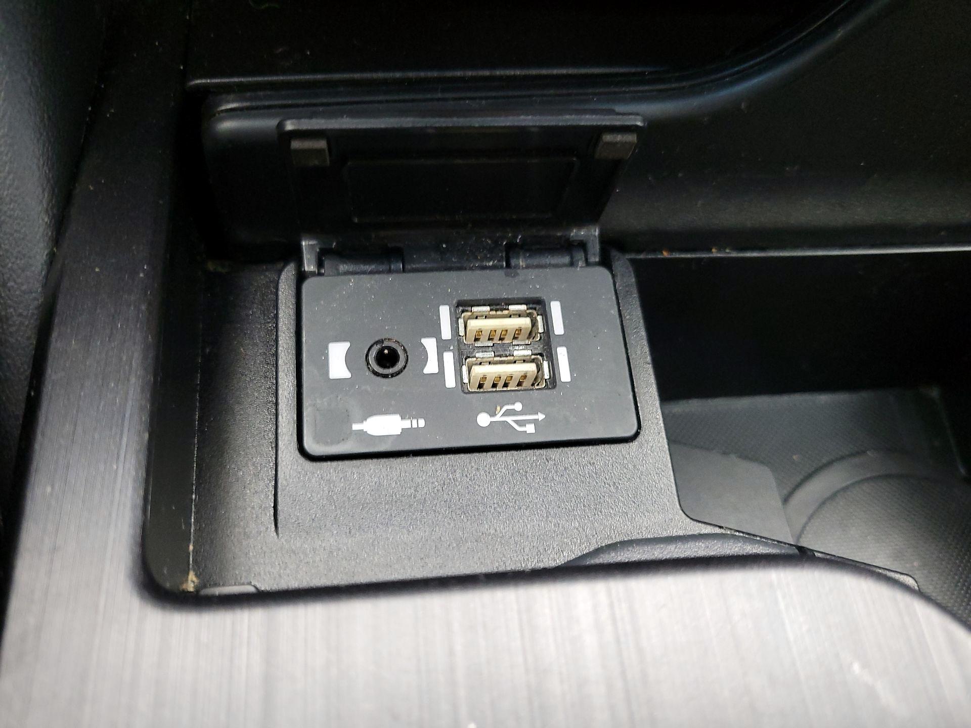 Thumbnail: 2021 Lexus ES - 18