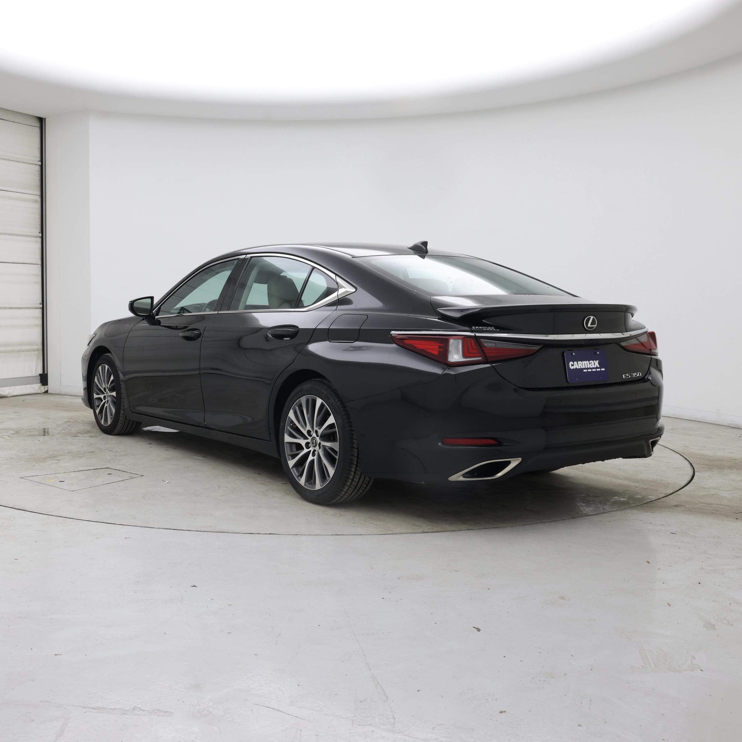 Thumbnail: 2021 Lexus ES - 2