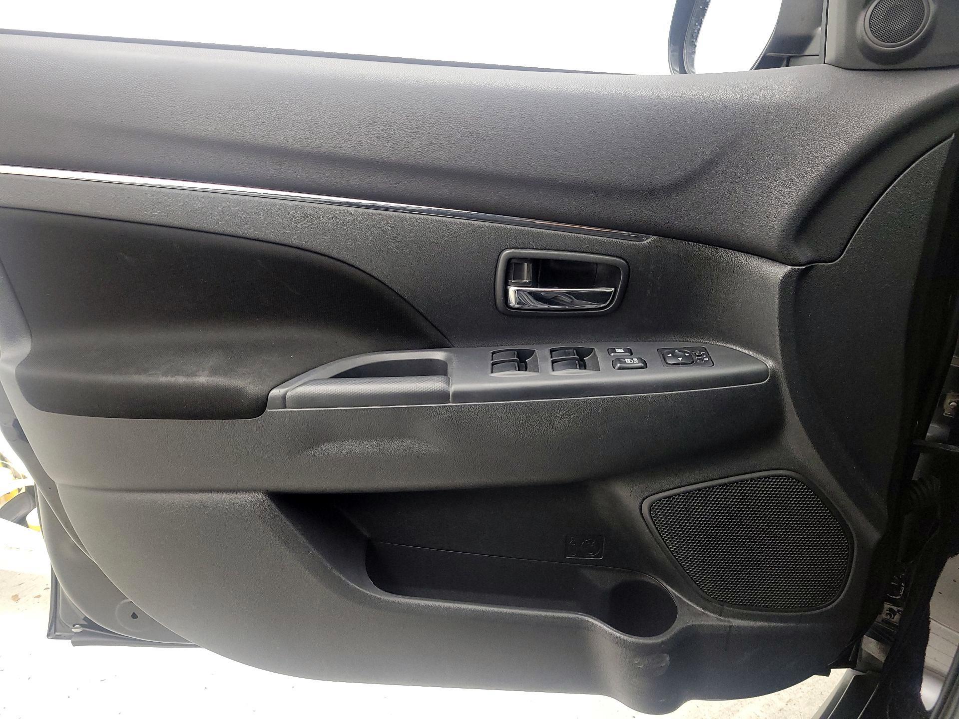 Thumbnail: 2021 Mitsubishi Outlander Sport - 12