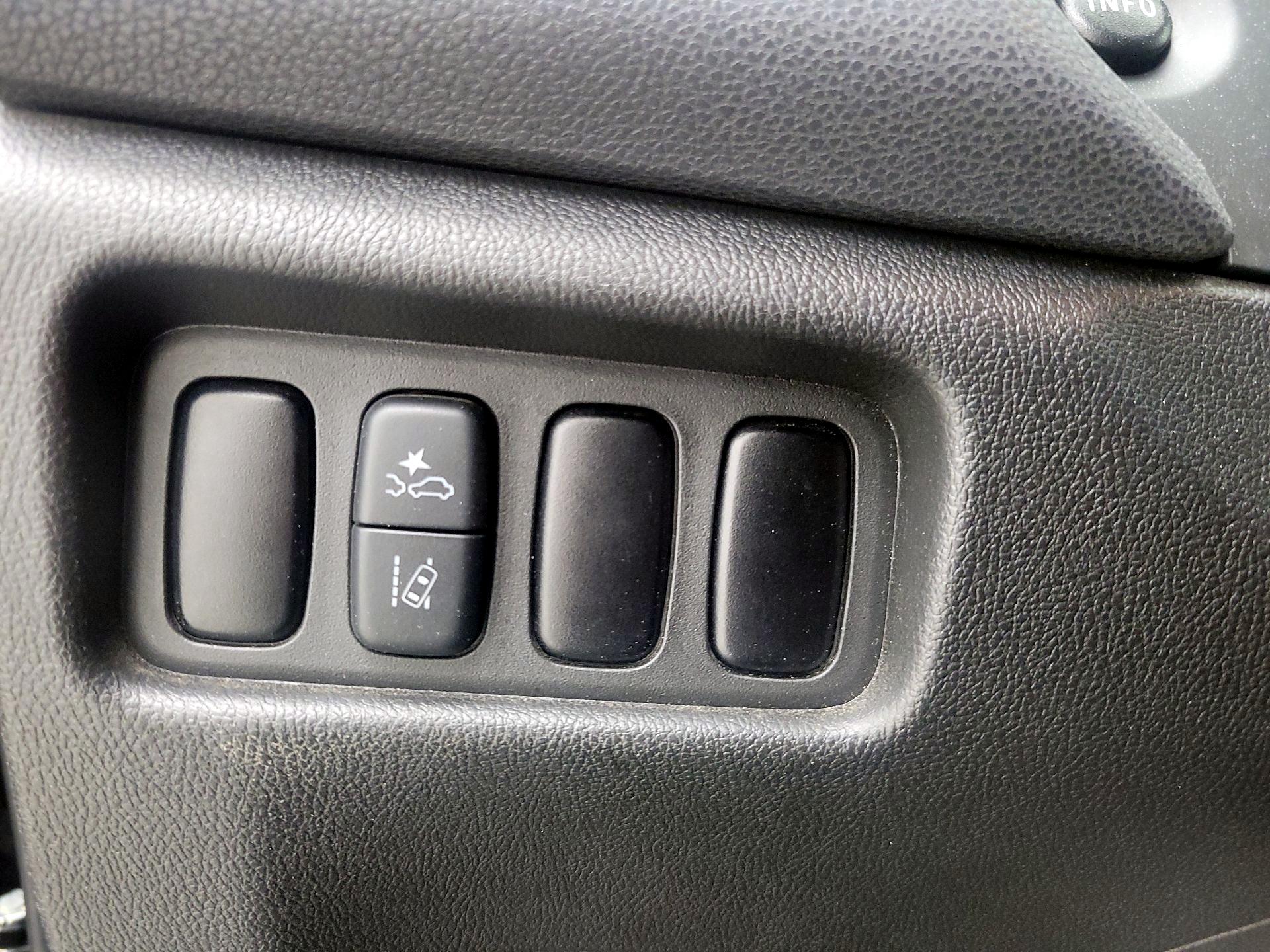 Thumbnail: 2021 Mitsubishi Outlander Sport - 13