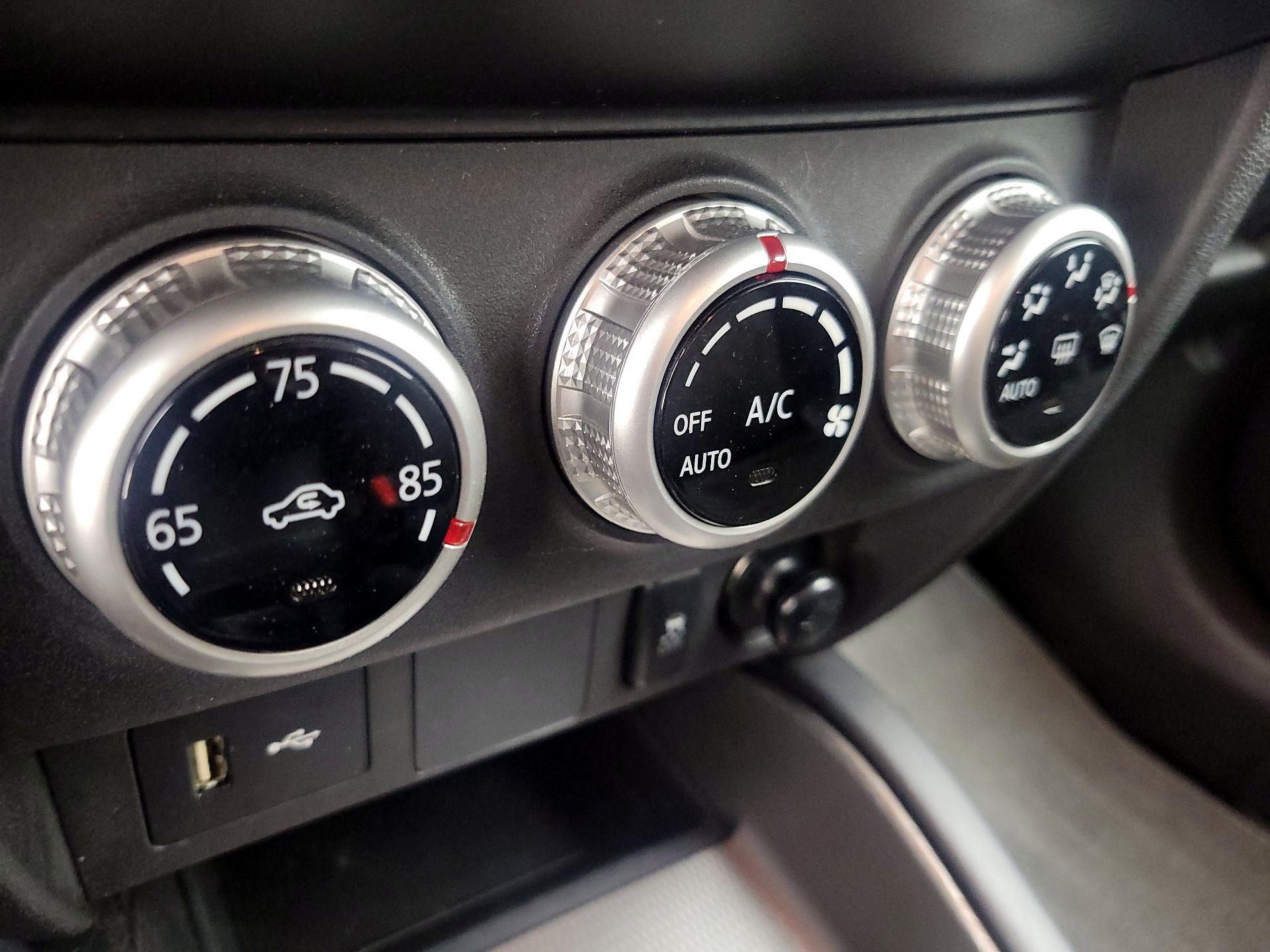 Thumbnail: 2021 Mitsubishi Outlander Sport - 16