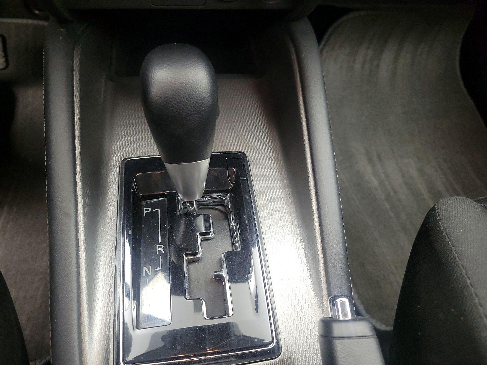 Thumbnail: 2021 Mitsubishi Outlander Sport - 17