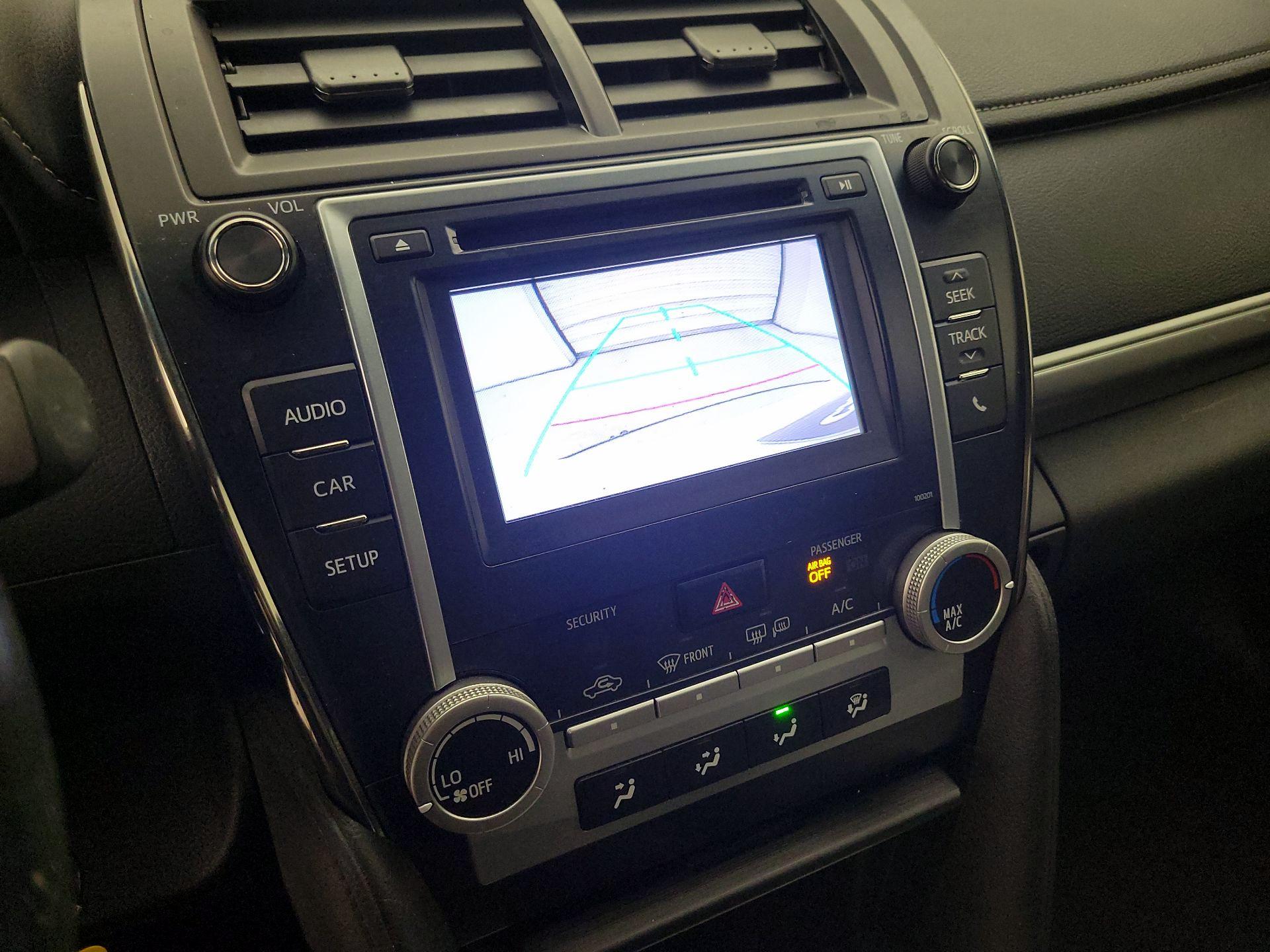 Thumbnail: 2014 Toyota Camry - 14