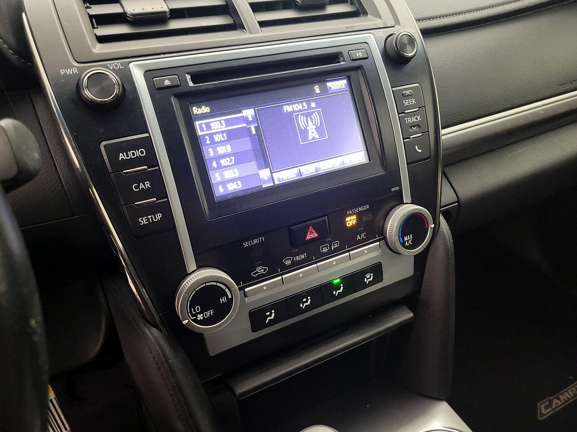 Thumbnail: 2014 Toyota Camry - 15