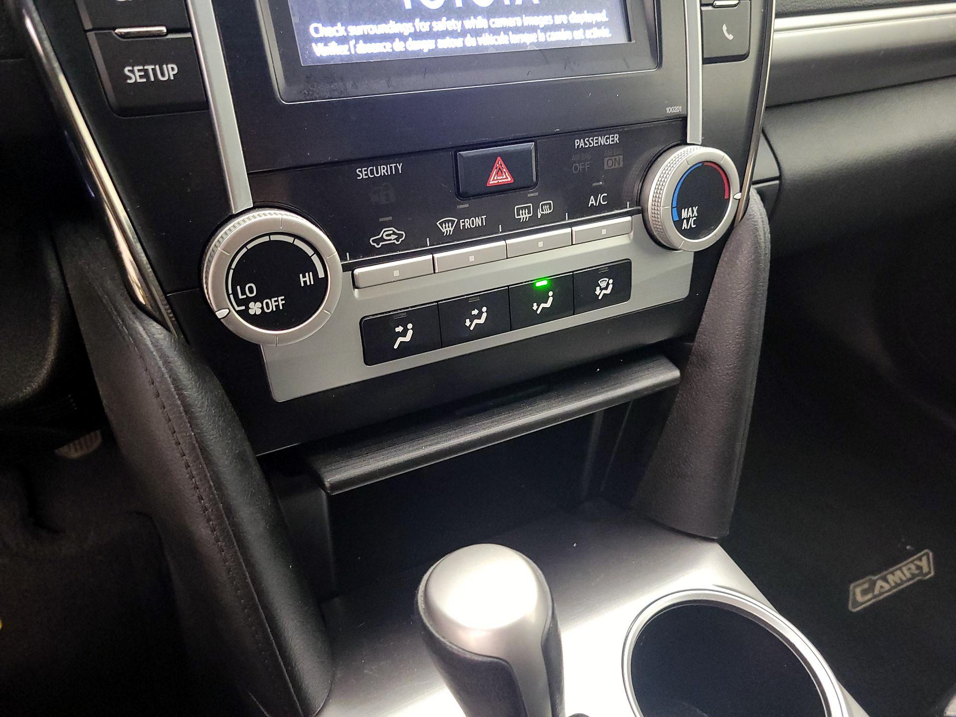 Thumbnail: 2014 Toyota Camry - 16