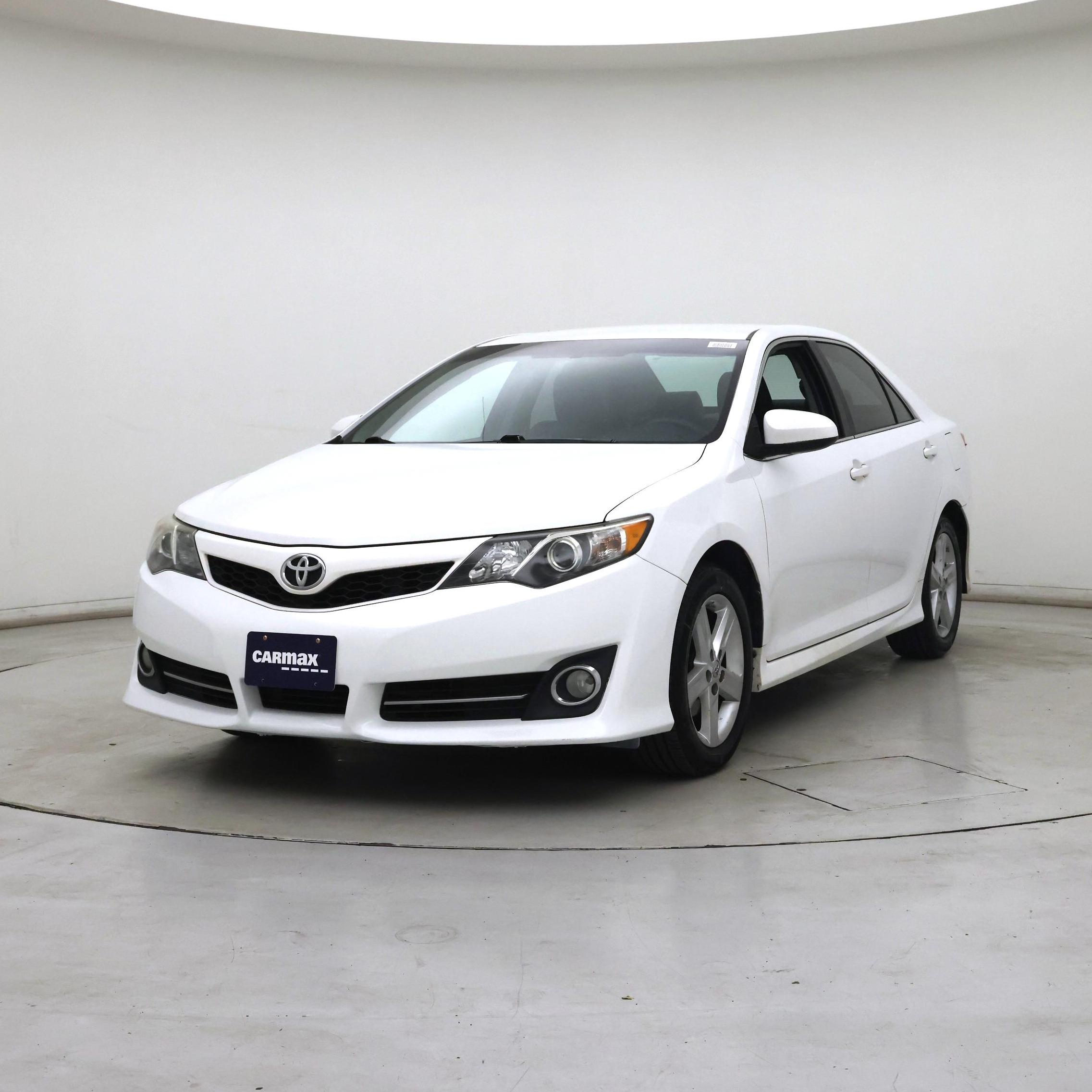 Thumbnail: 2014 Toyota Camry - 4