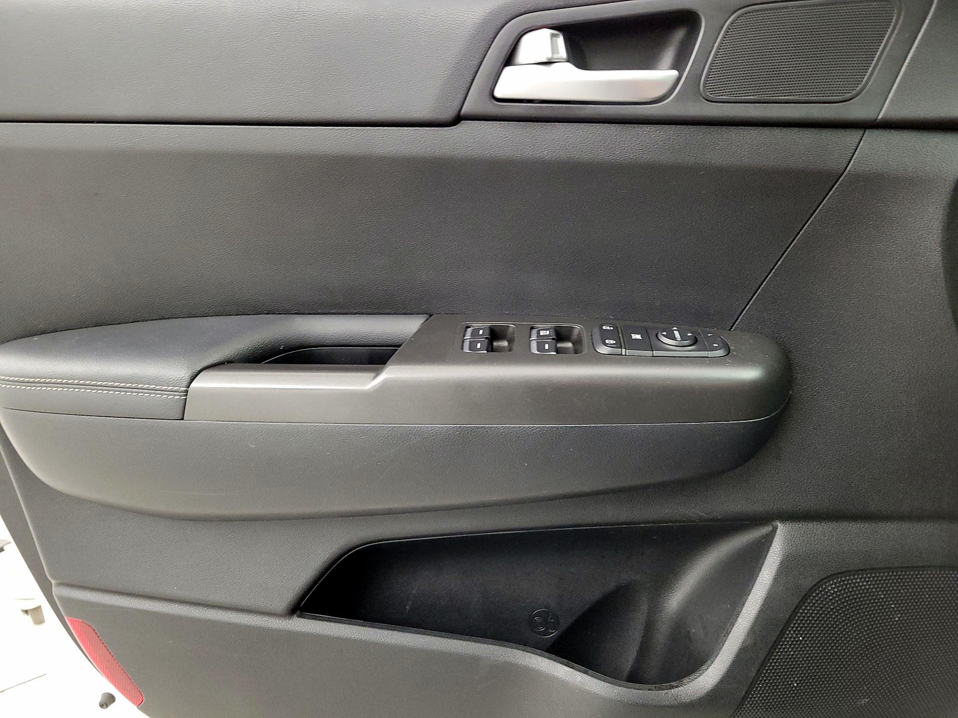 Thumbnail: 2019 Kia Sportage - 12