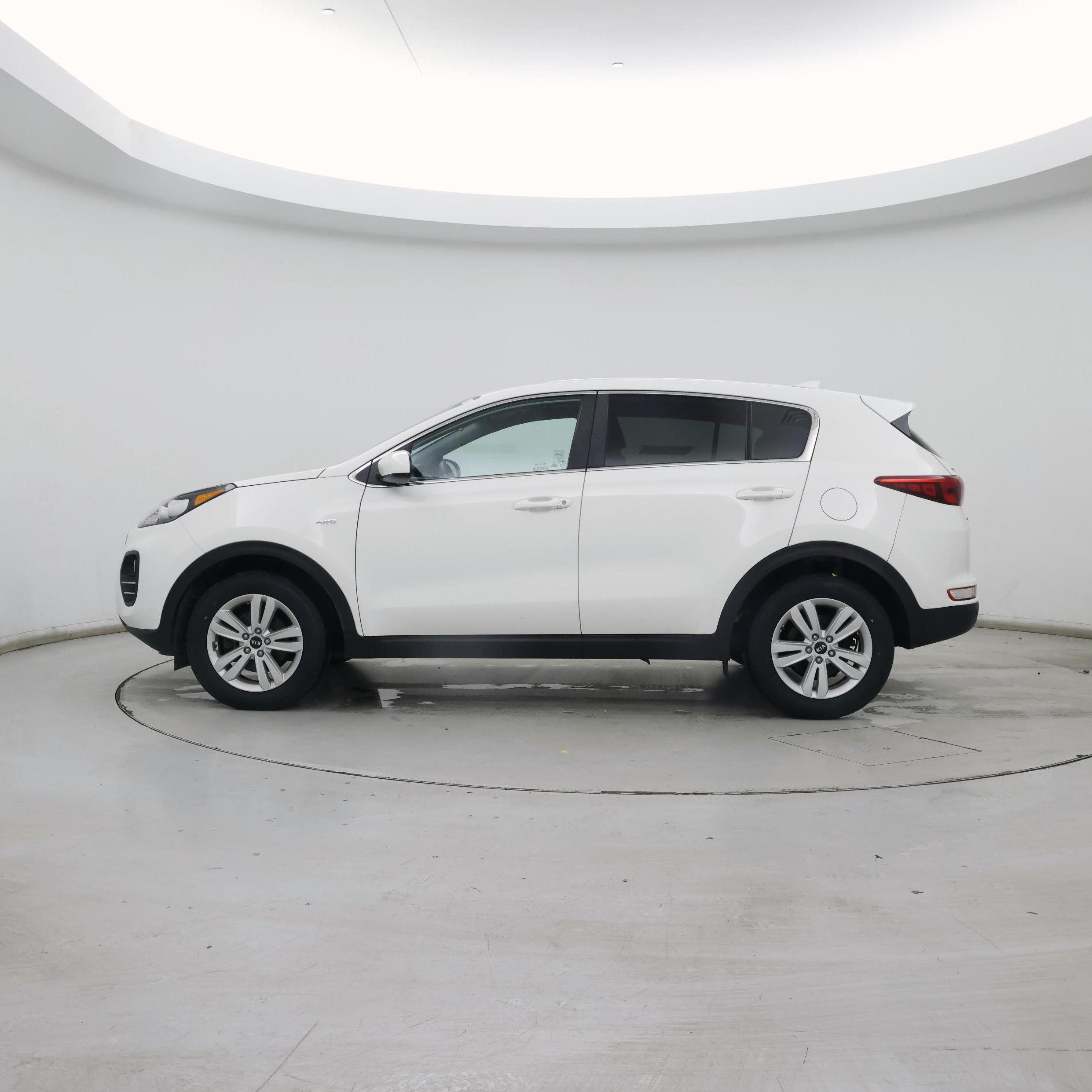 Thumbnail: 2019 Kia Sportage - 3