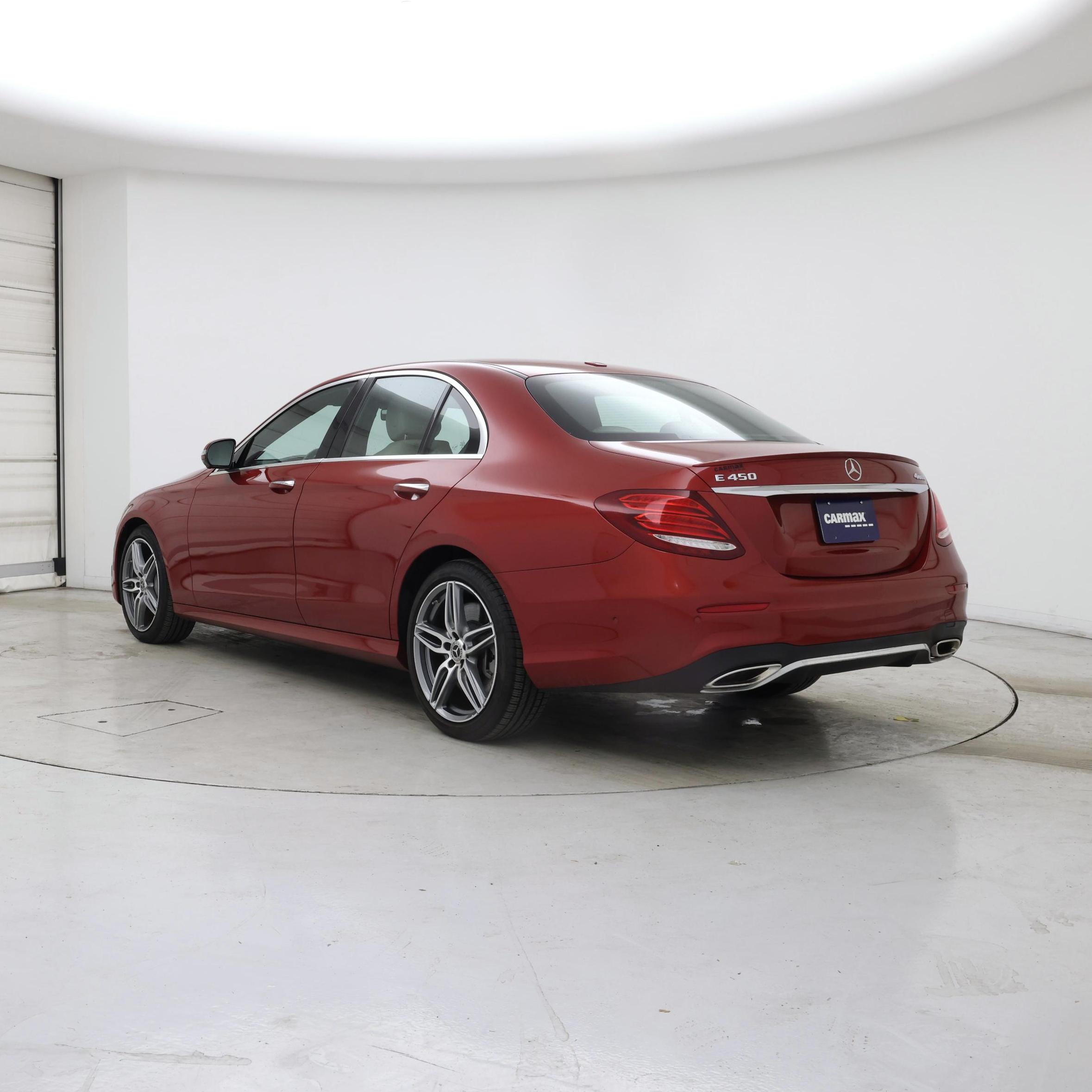 Thumbnail: 2019 Mercedes-Benz E-Class - 2