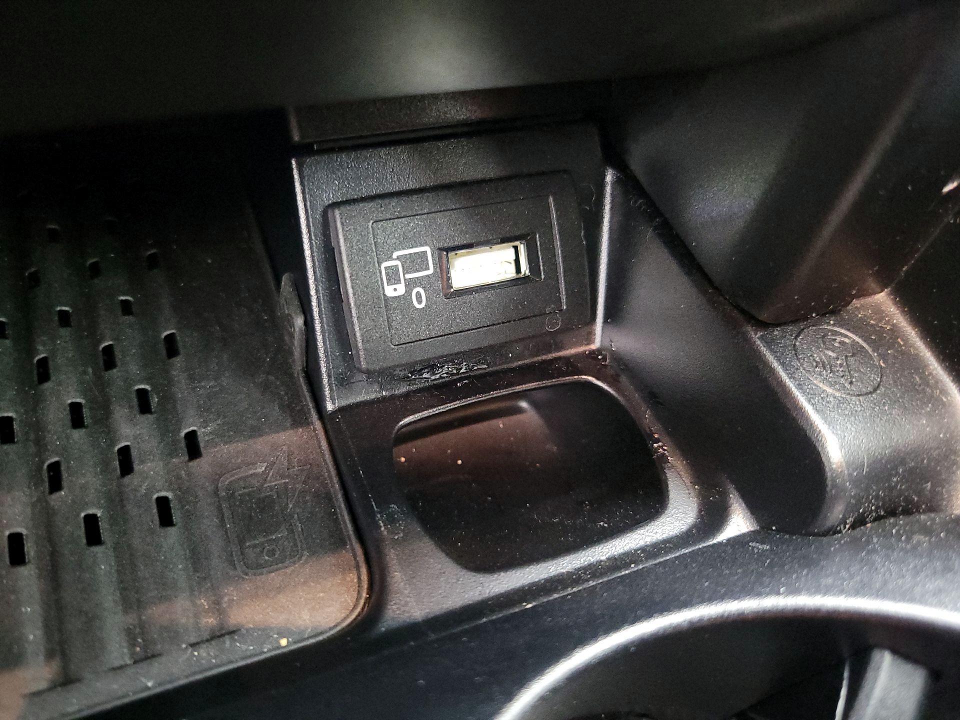 Thumbnail: 2019 Mercedes-Benz E-Class - 19